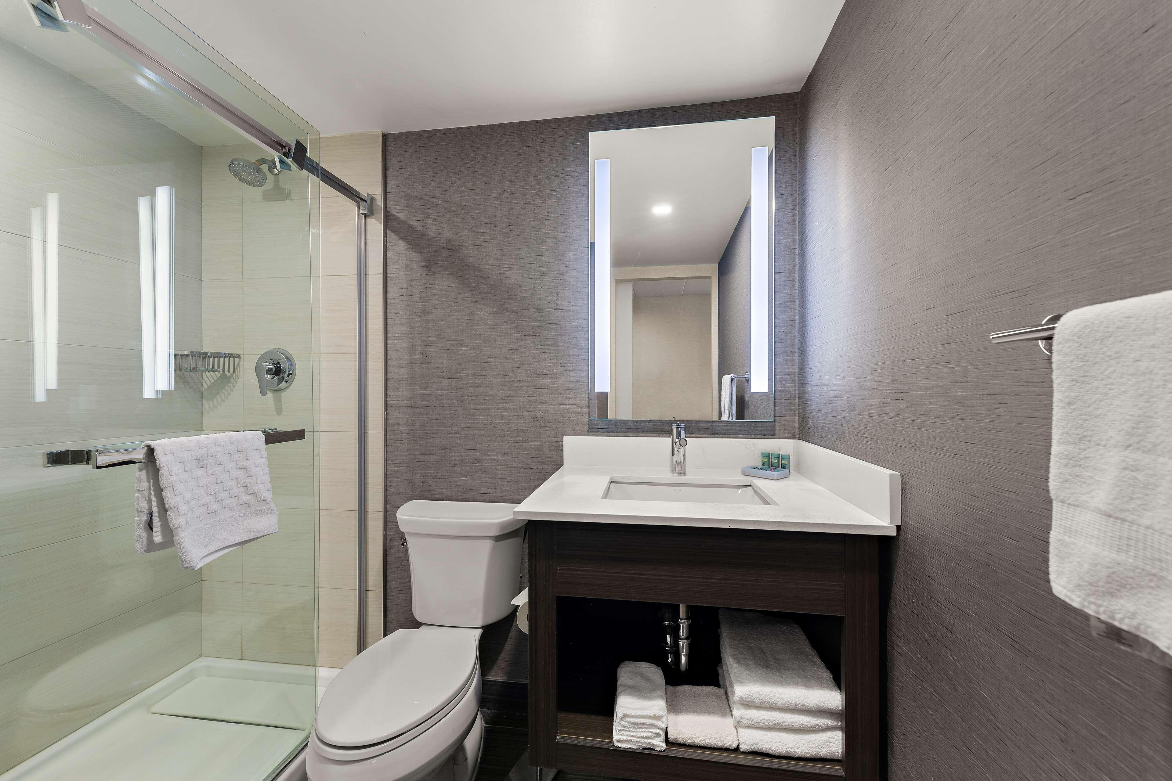 Double Queen Bed Non Smoking