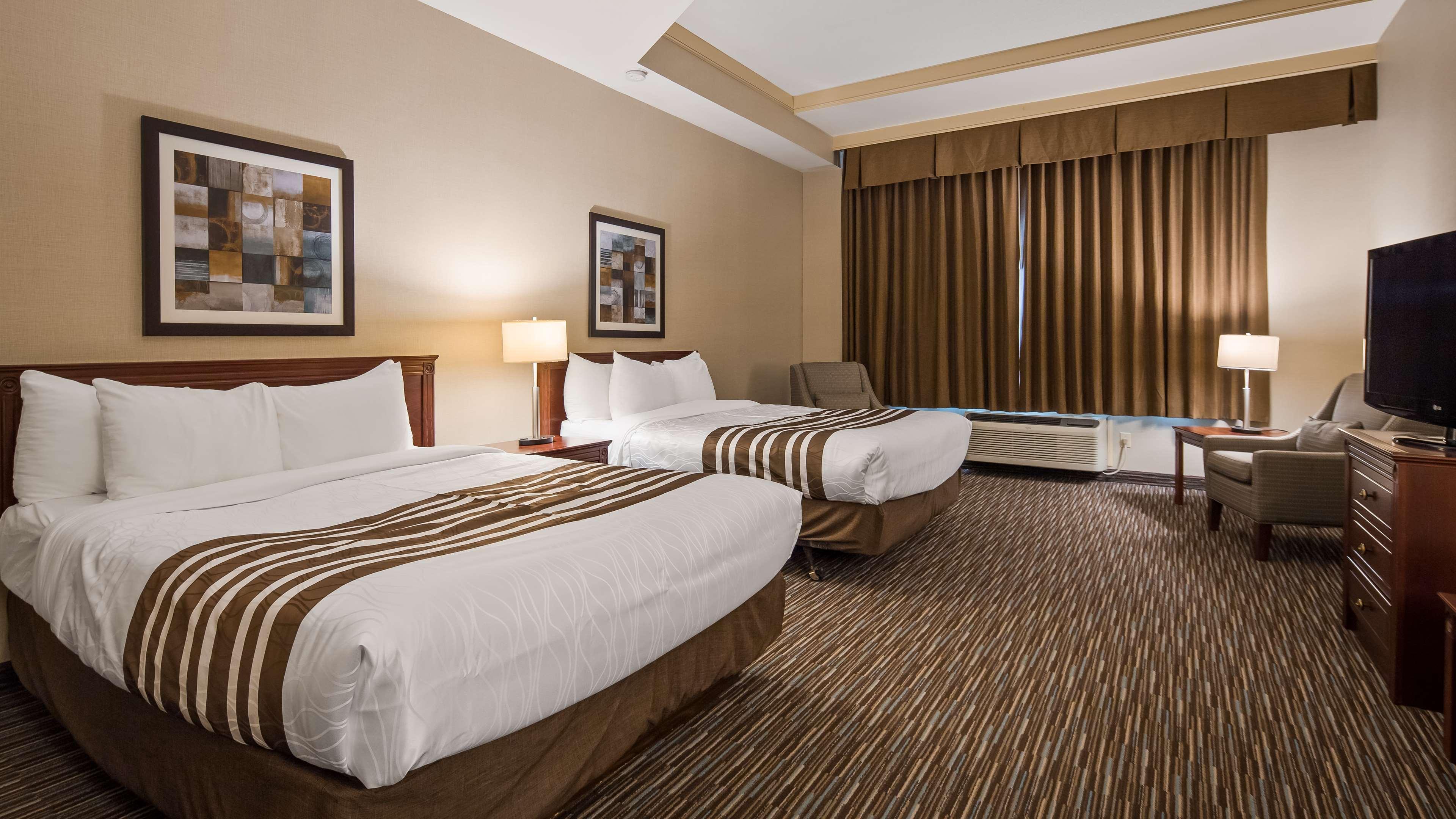 Quadruple Two Queen Beds