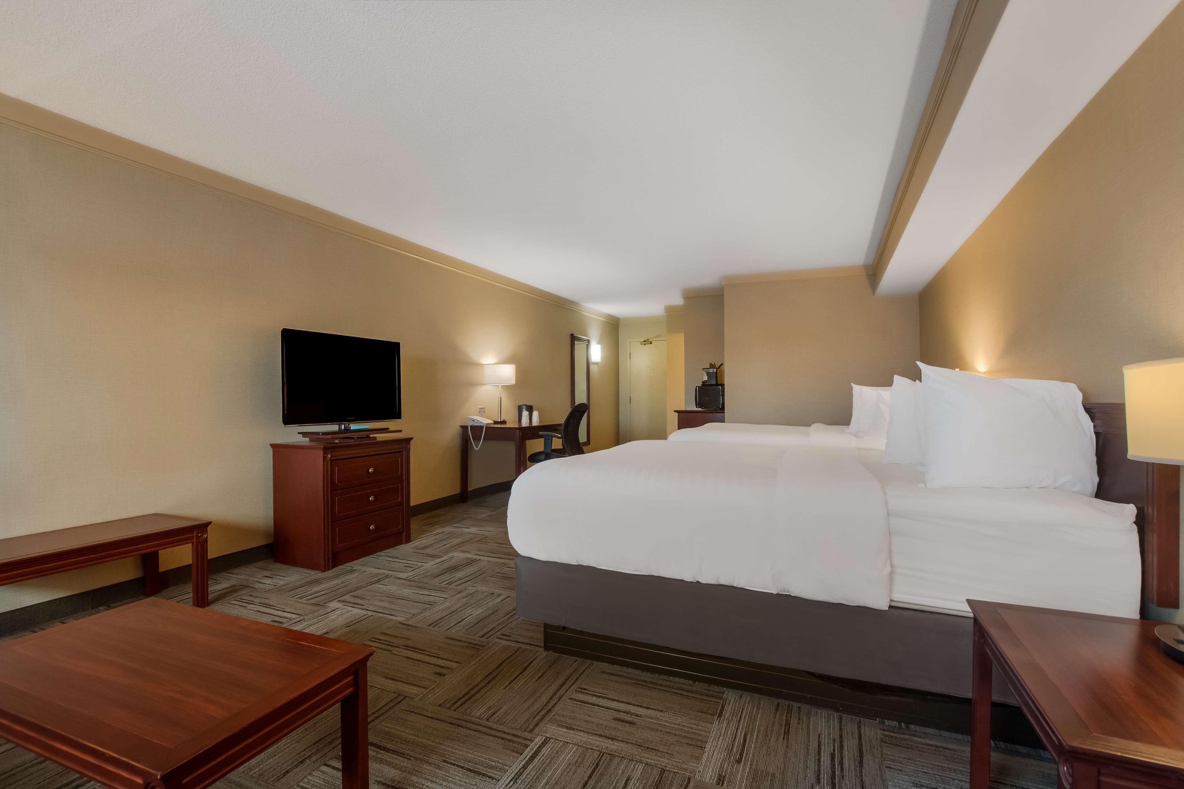 Quadruple Two Queen Beds Non Smoking