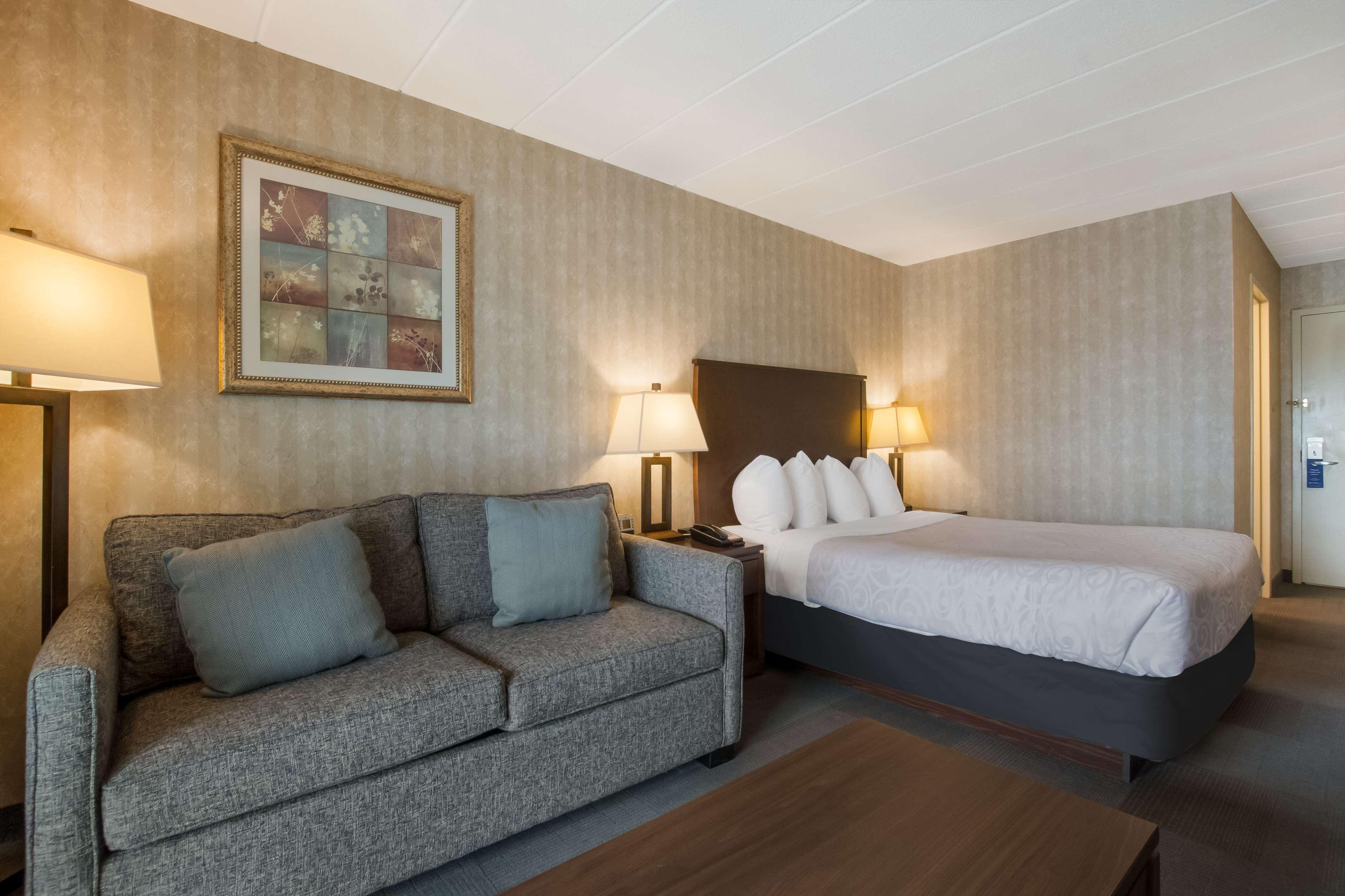 Quadruple Queen Size Bed