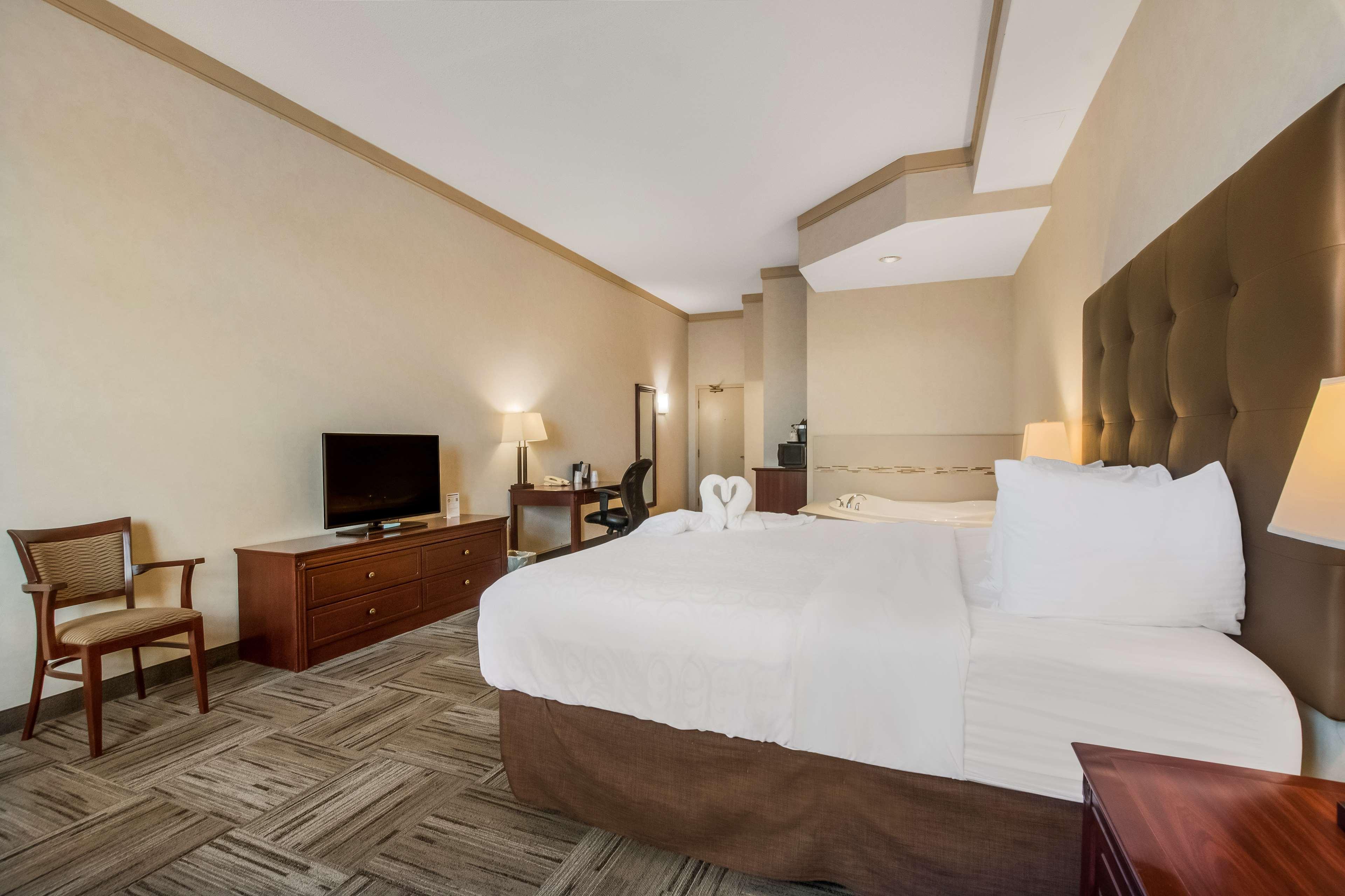 Double King Bed Non Smoking