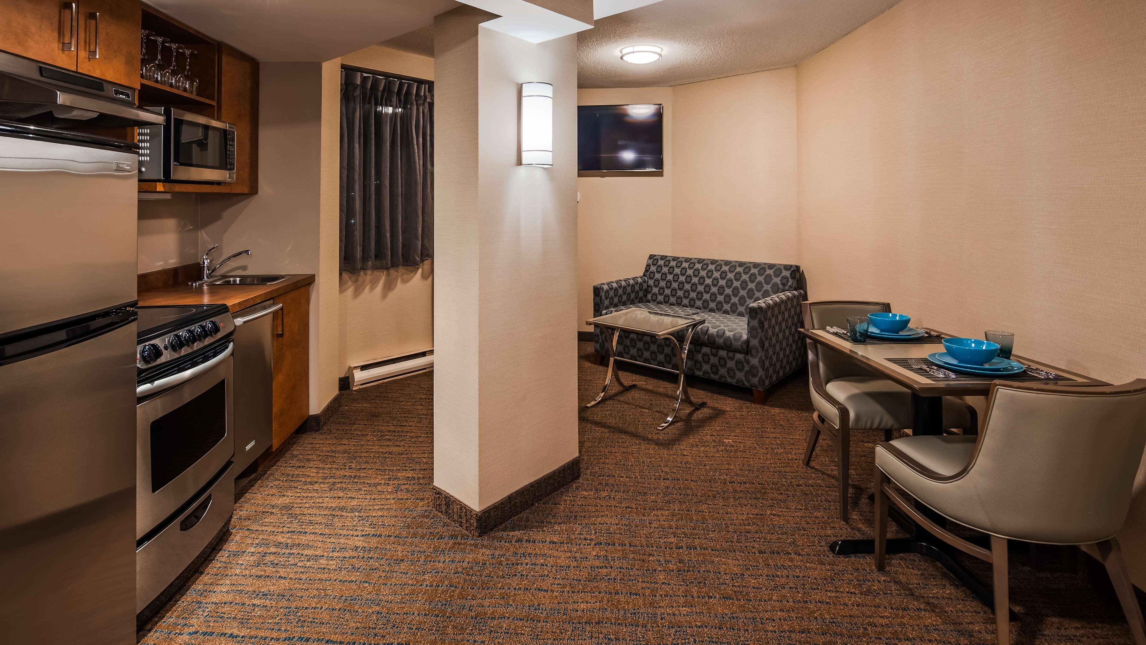 Suite Two Queen Beds Non Smoking