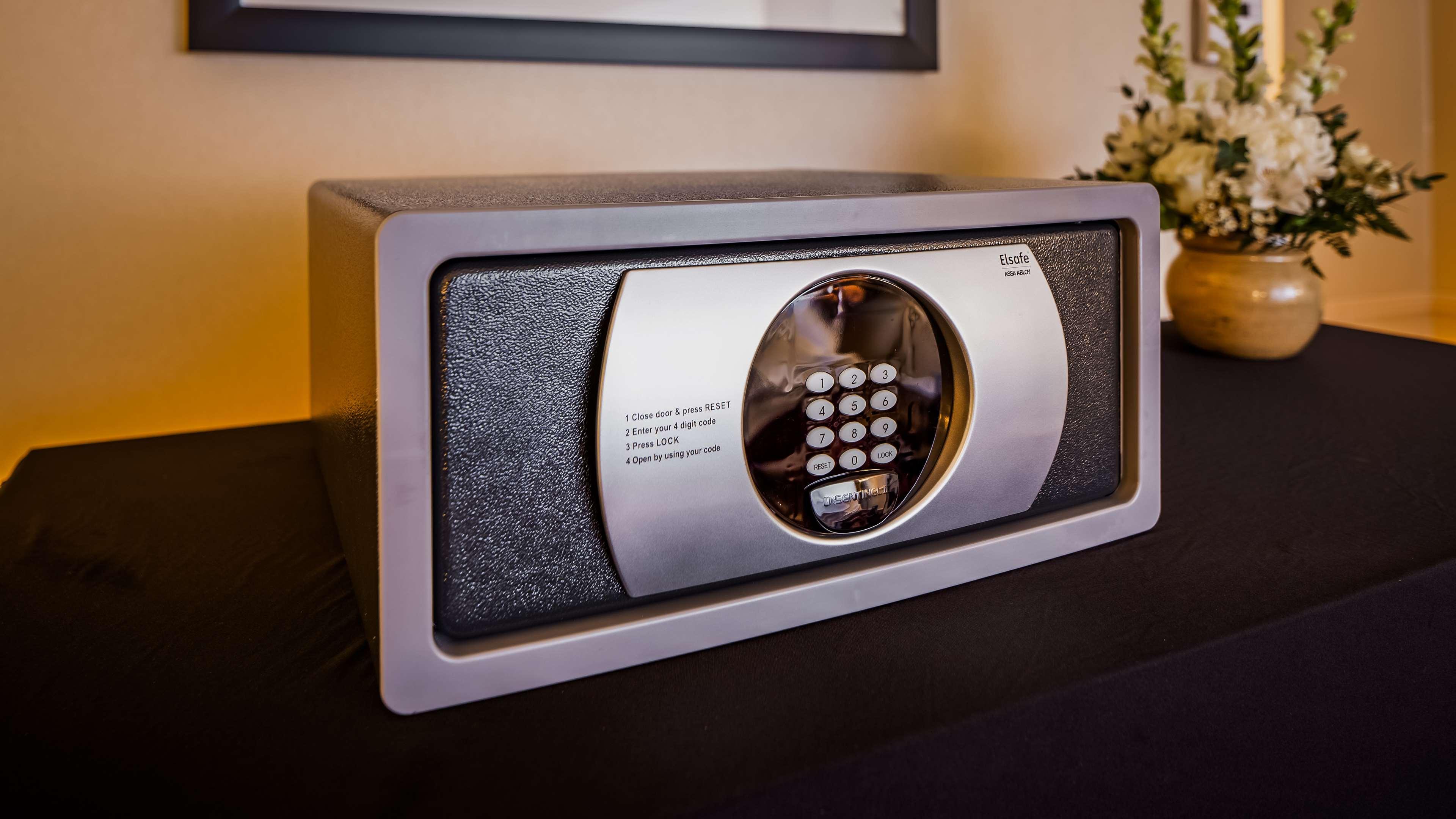 Quadruple Two Double Beds Non Smoking