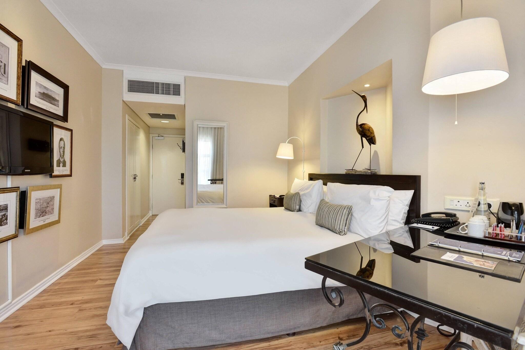 Double Queen Size Bed