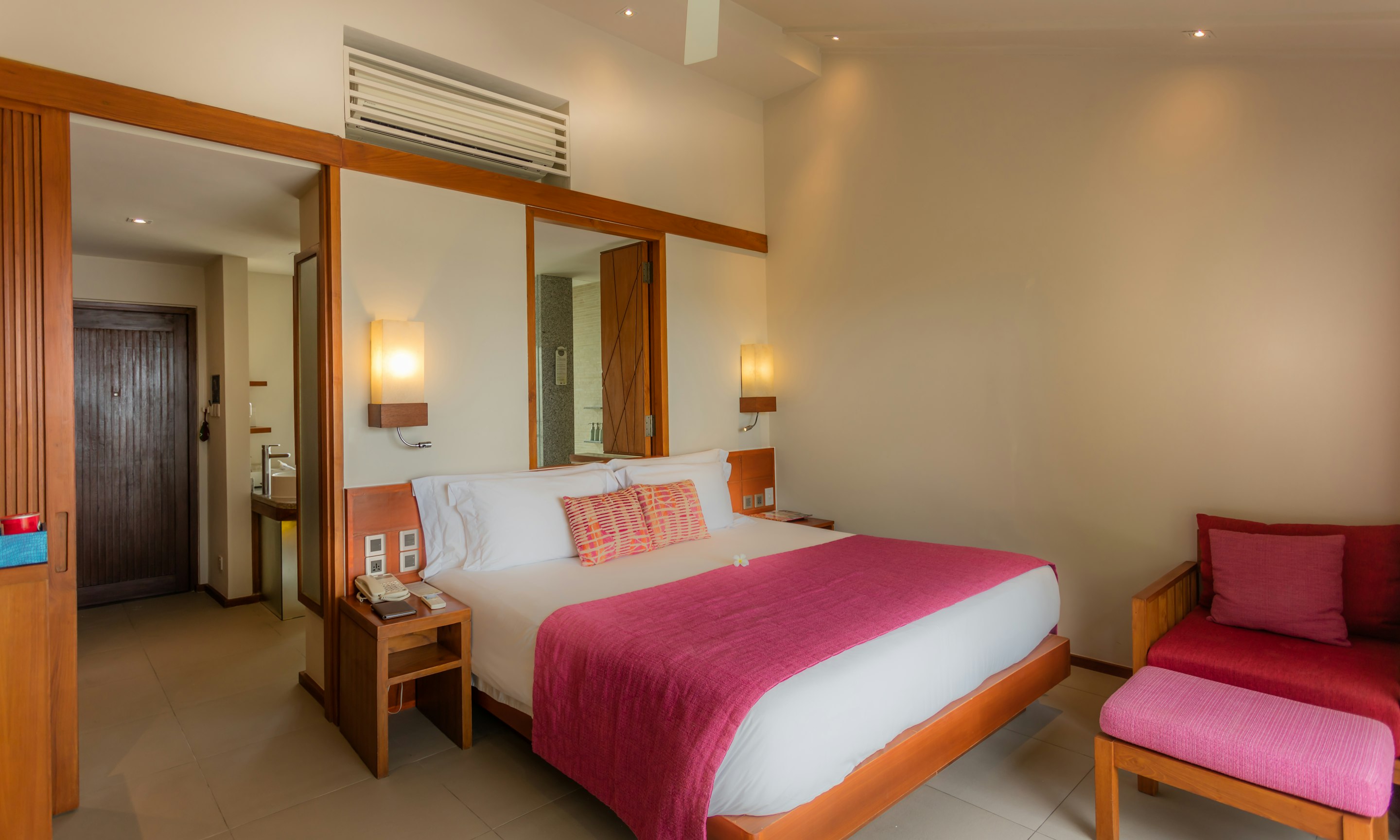 Villa Ocean Front King Bed