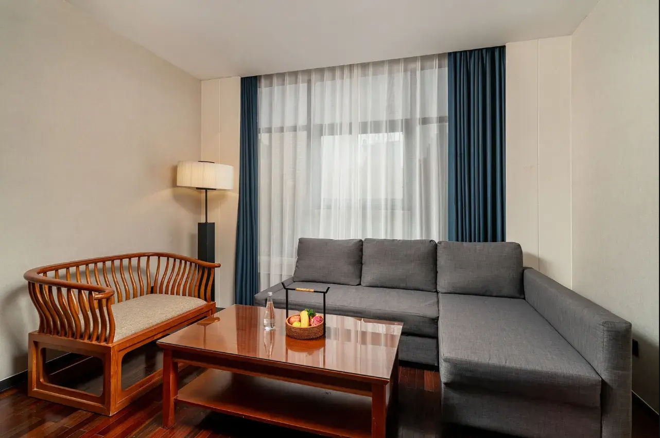 Family Room Executive