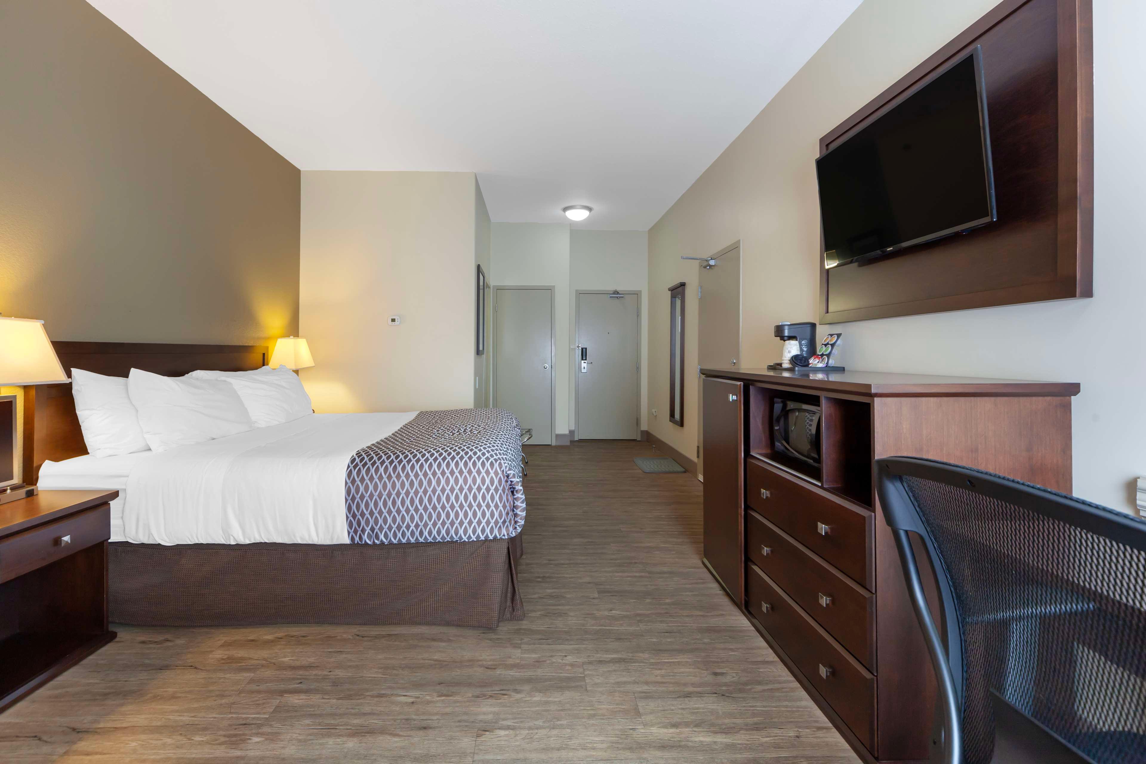 Junior Suite Queen Size Bed