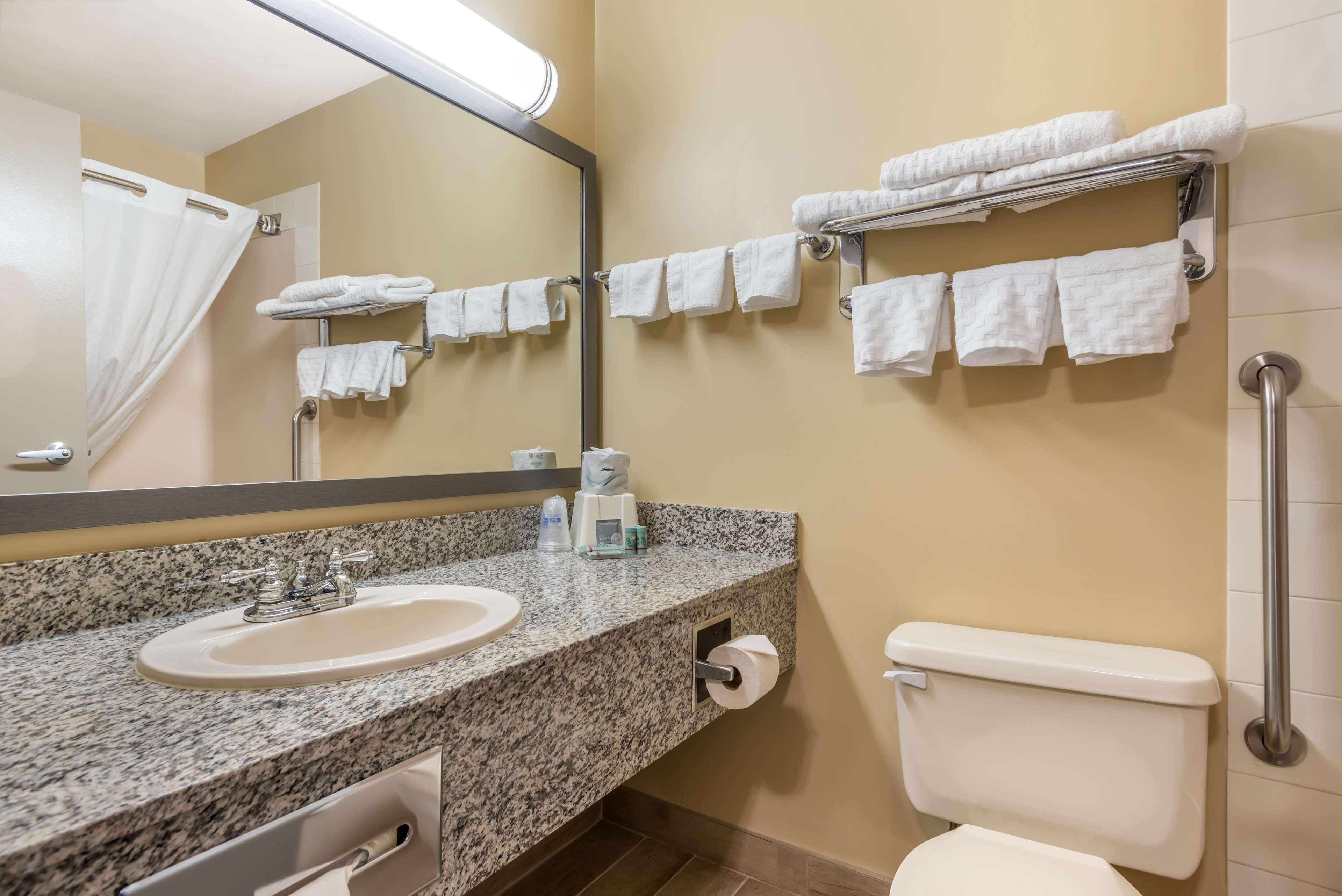 Suite Queen Bed Non Smoking