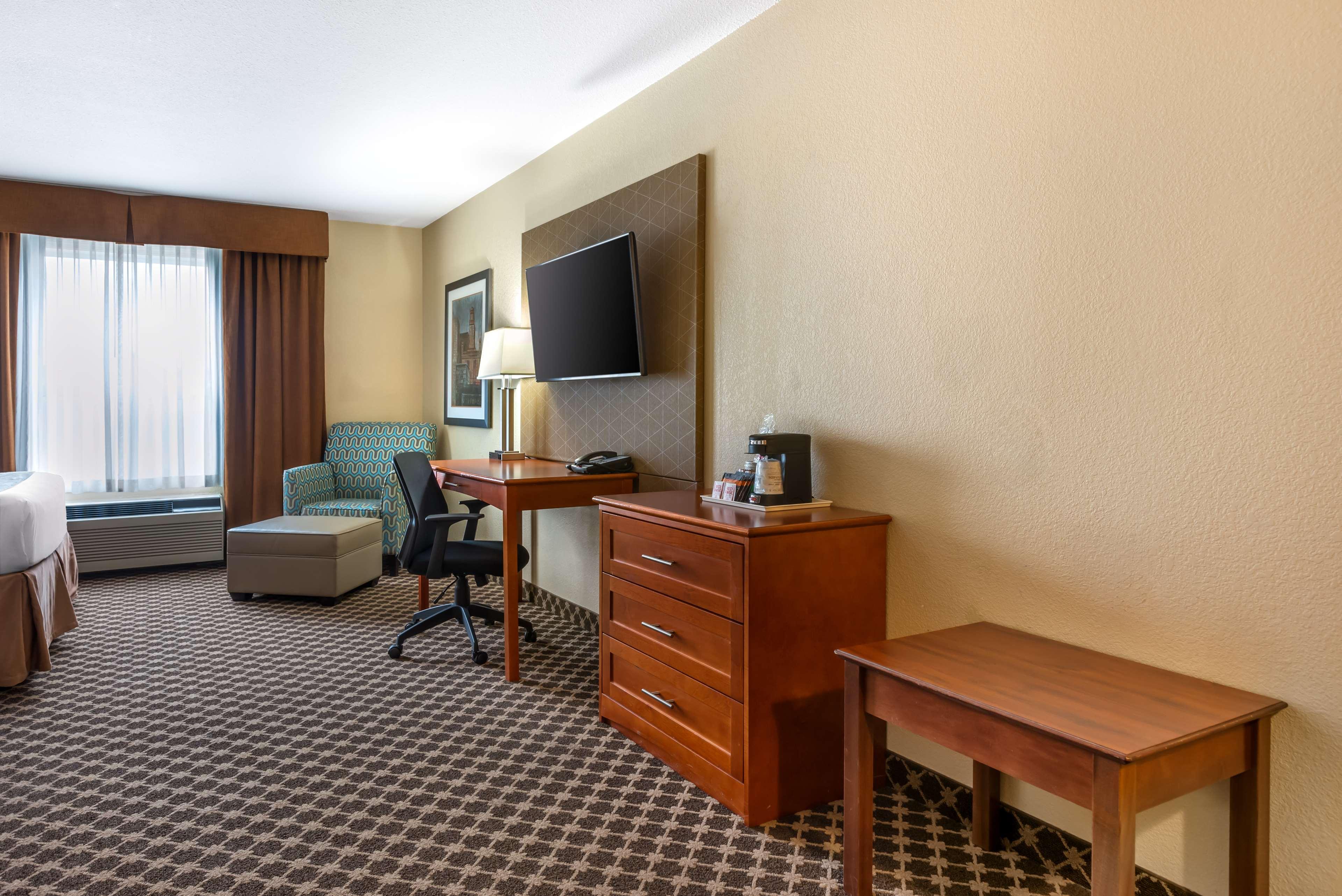 Room King Bed Non Smoking