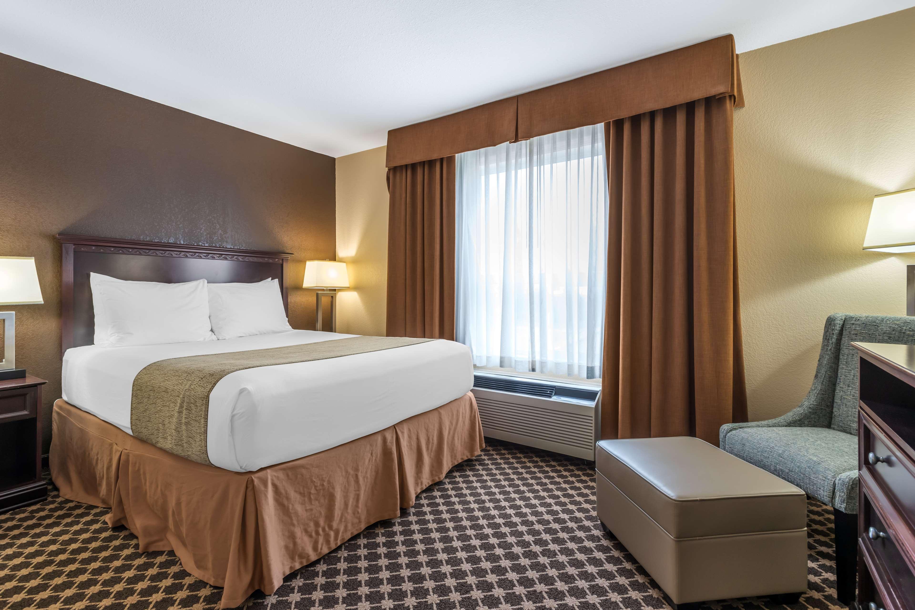 Room King Bed Non Smoking