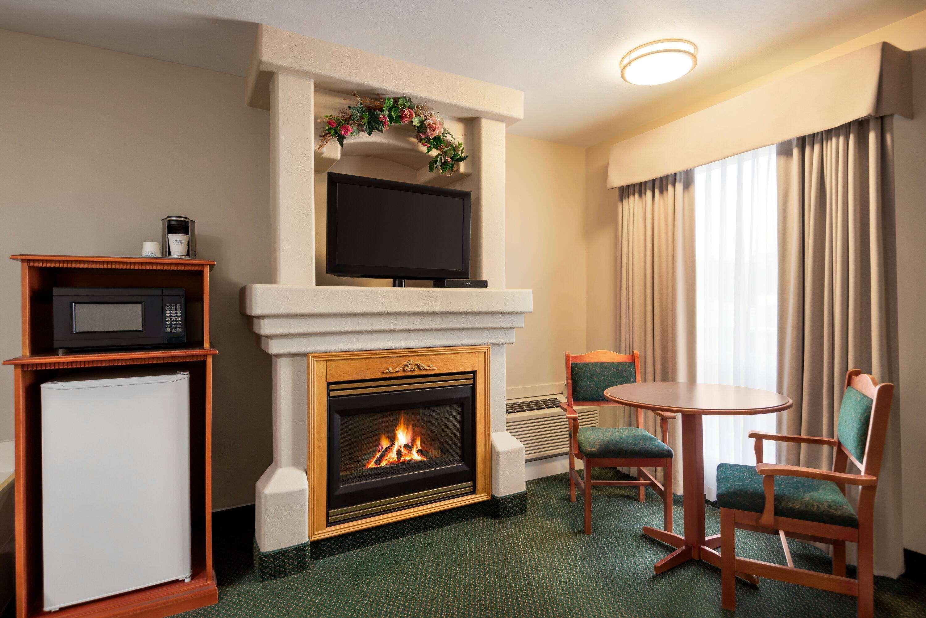 Room Deluxe Queen Bed