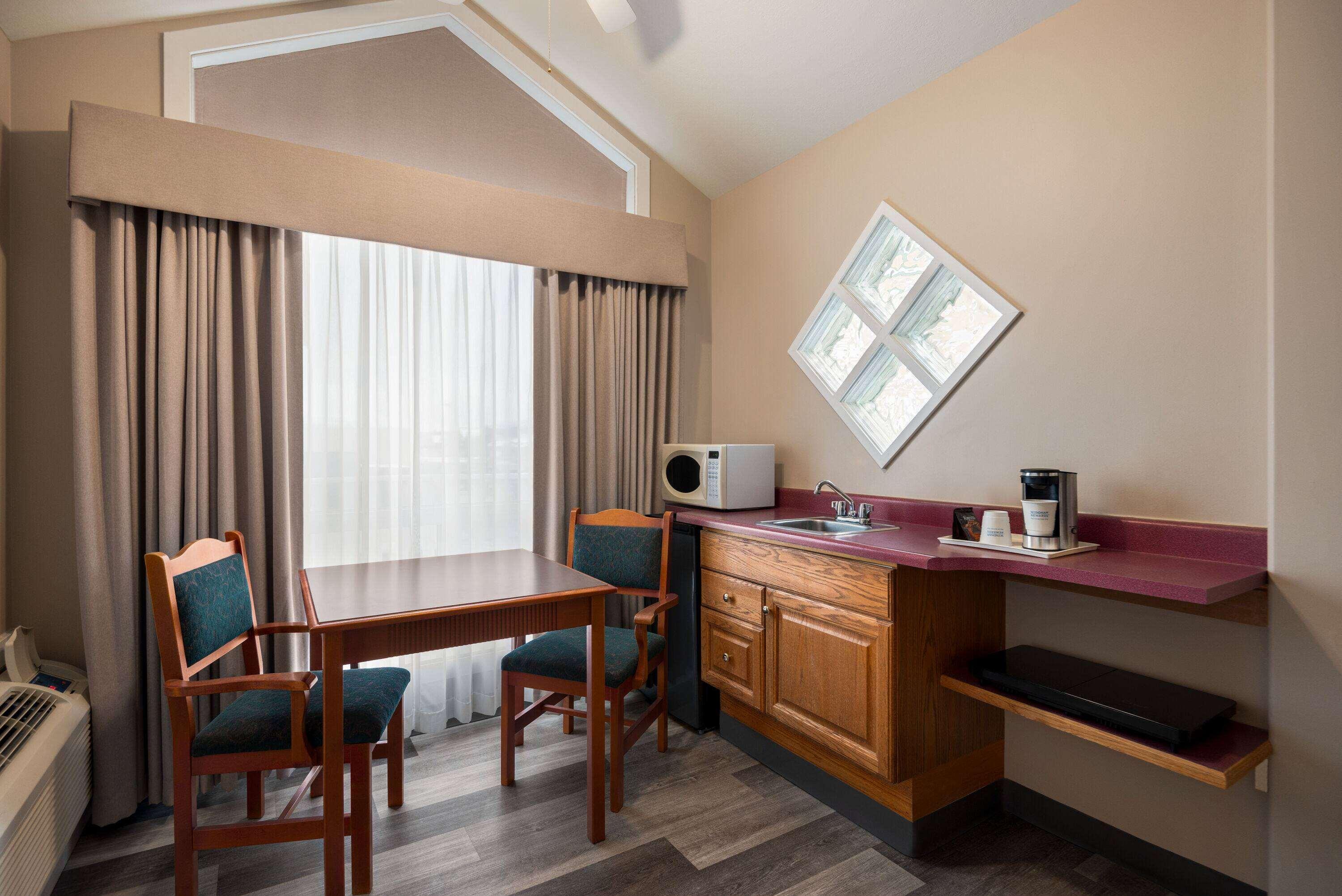 Suite Two Queen Beds