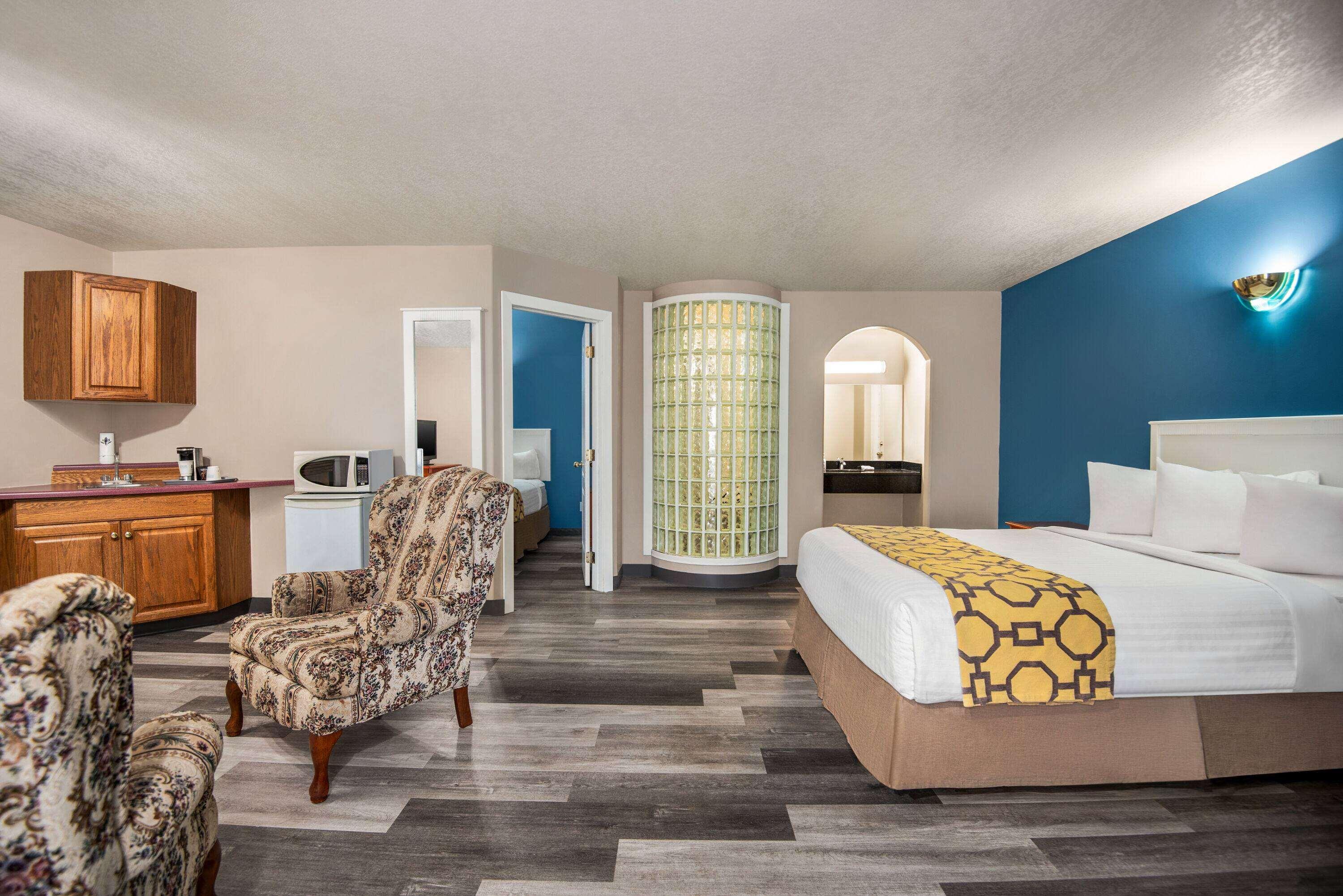 Suite Two Queen Beds One Bedroom