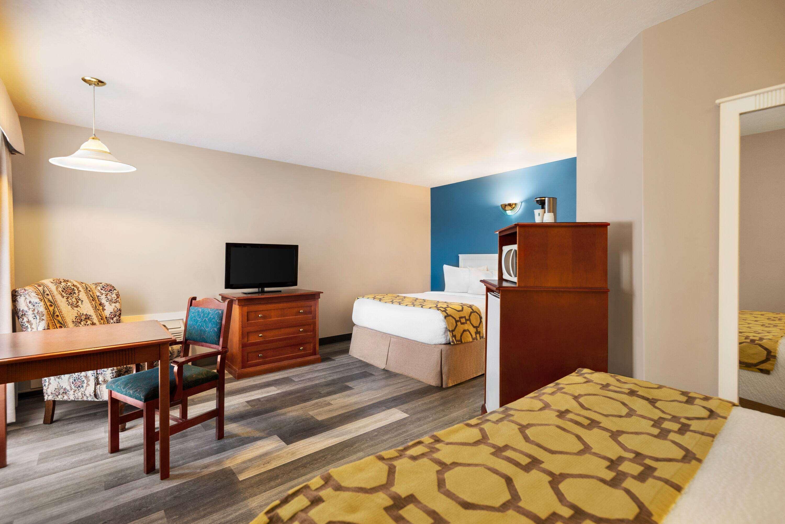 Suite Deluxe Two Queen Beds