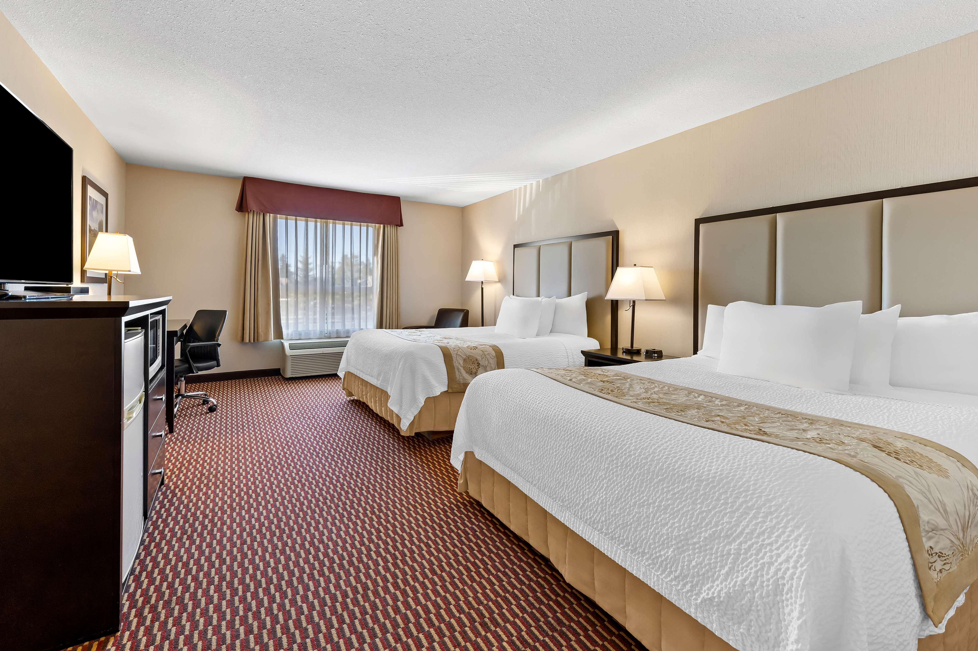 Quadruple Two Queen Beds