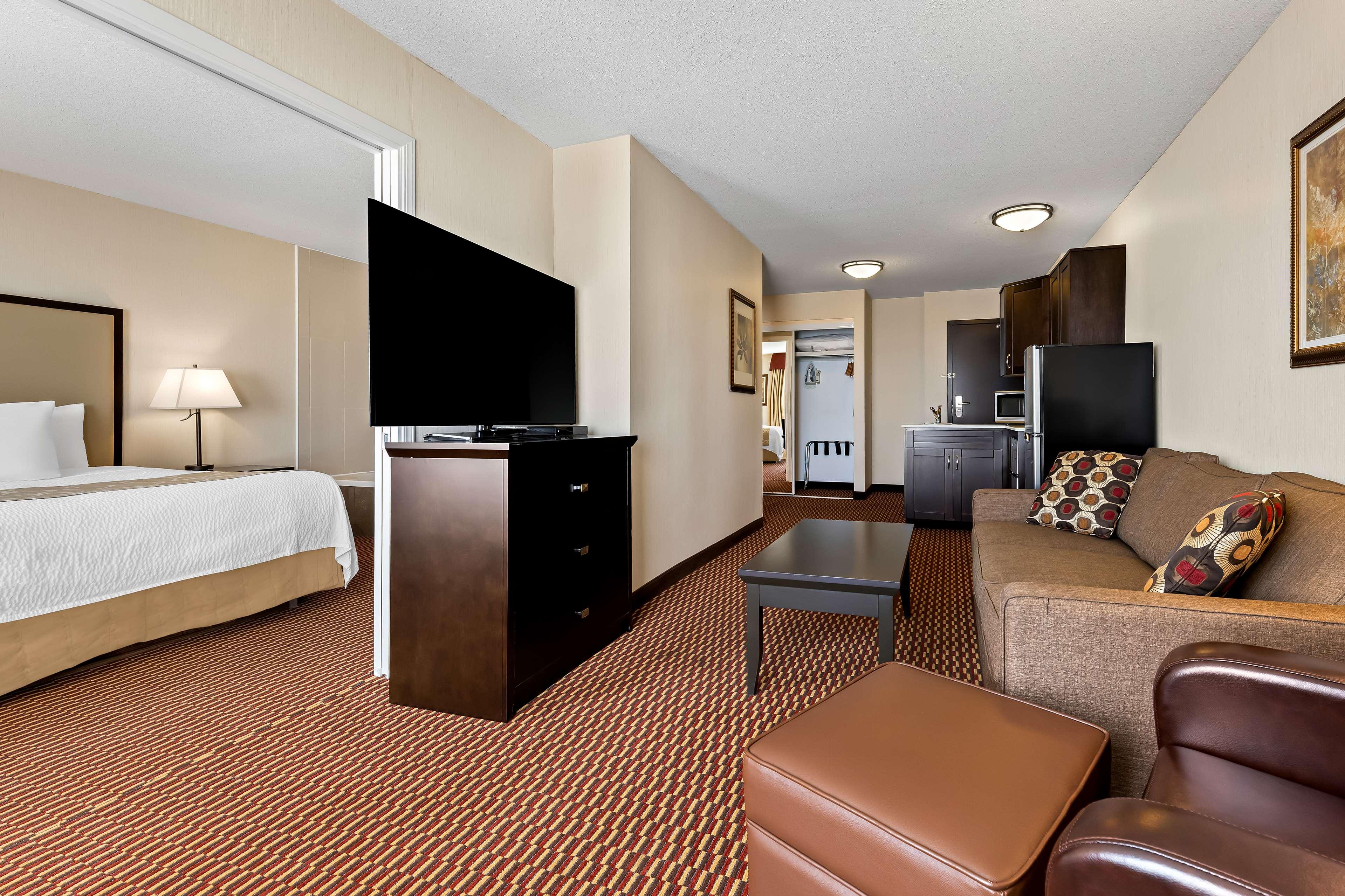 Suite Queen Size Bed