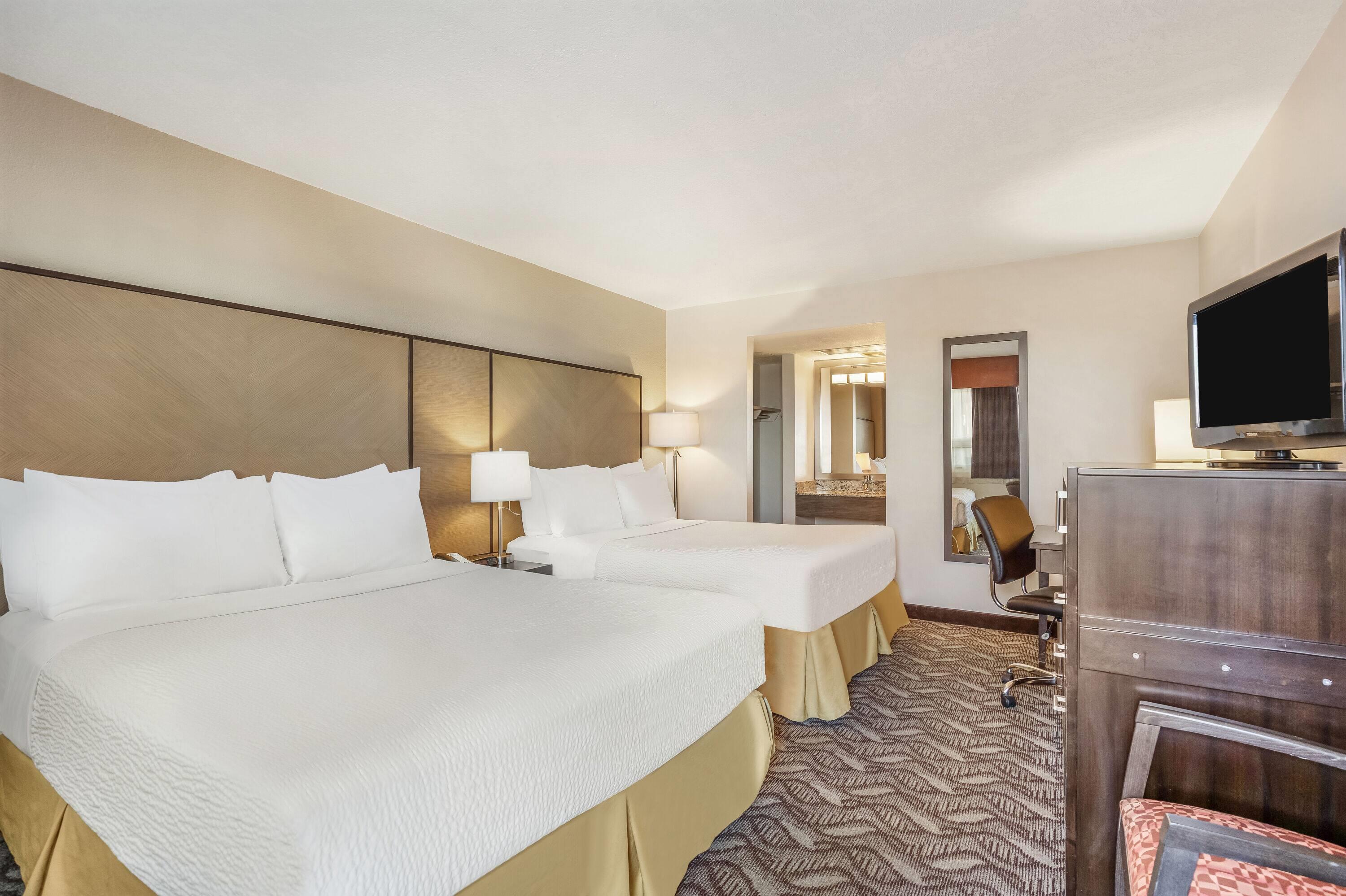 Quadruple Two Queen Beds