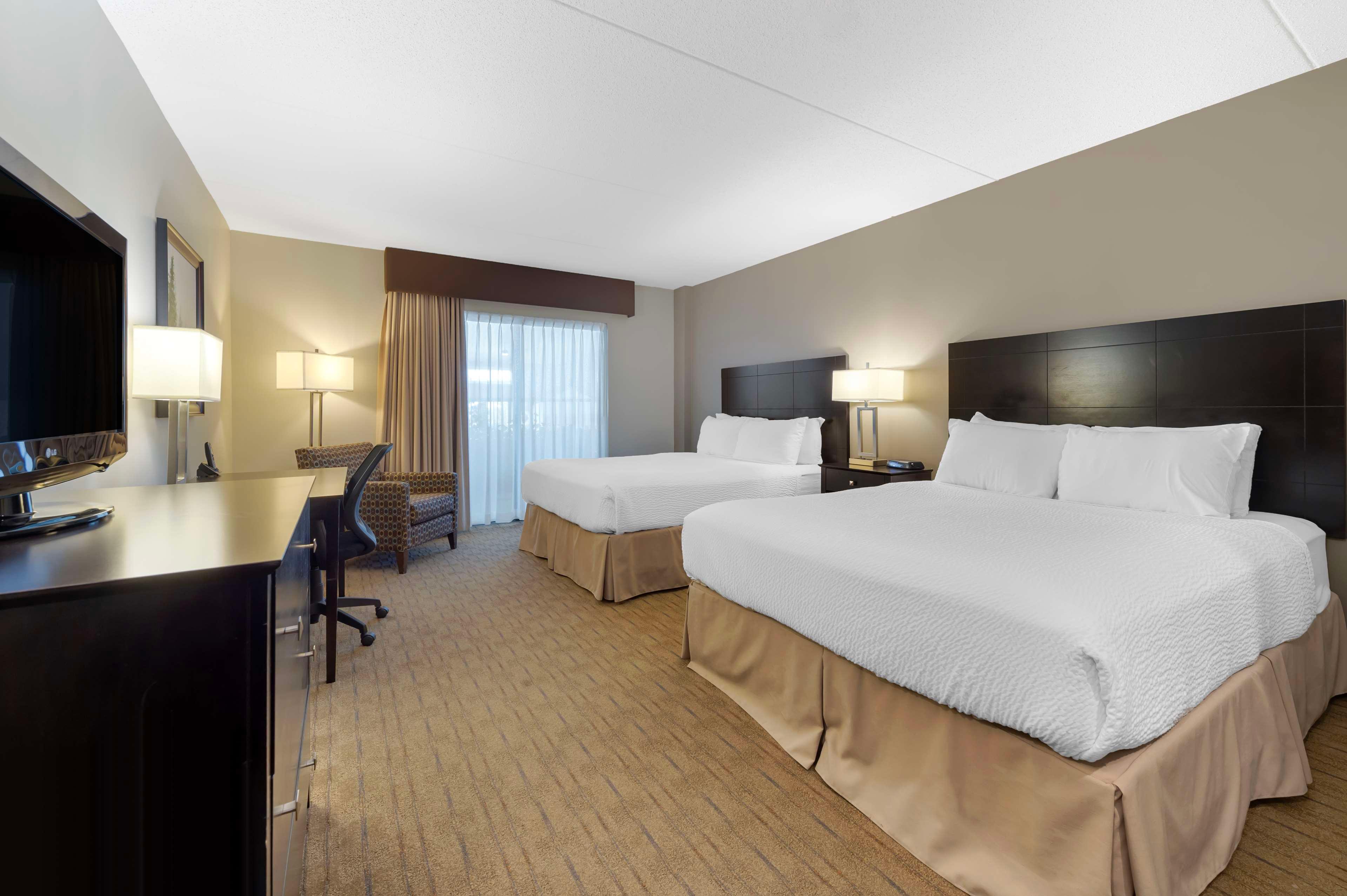 Quadruple Two Queen Beds