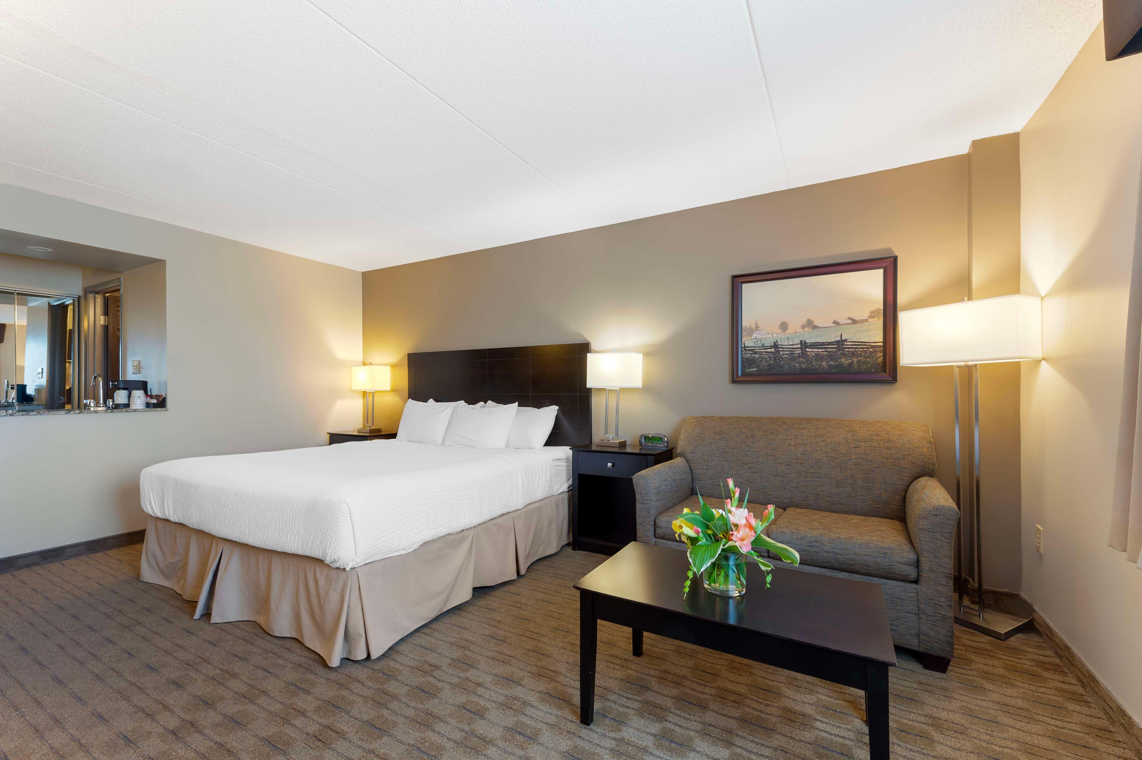 Triple Queen Size Bed