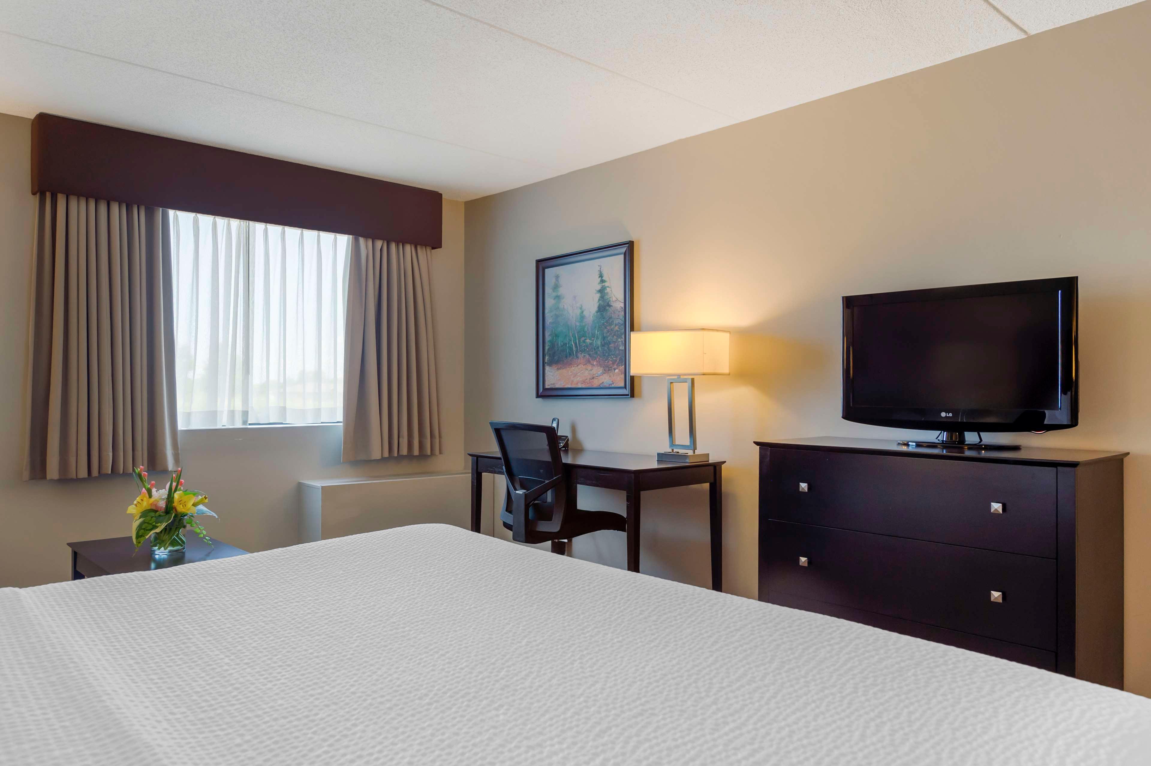 Triple Queen Size Bed