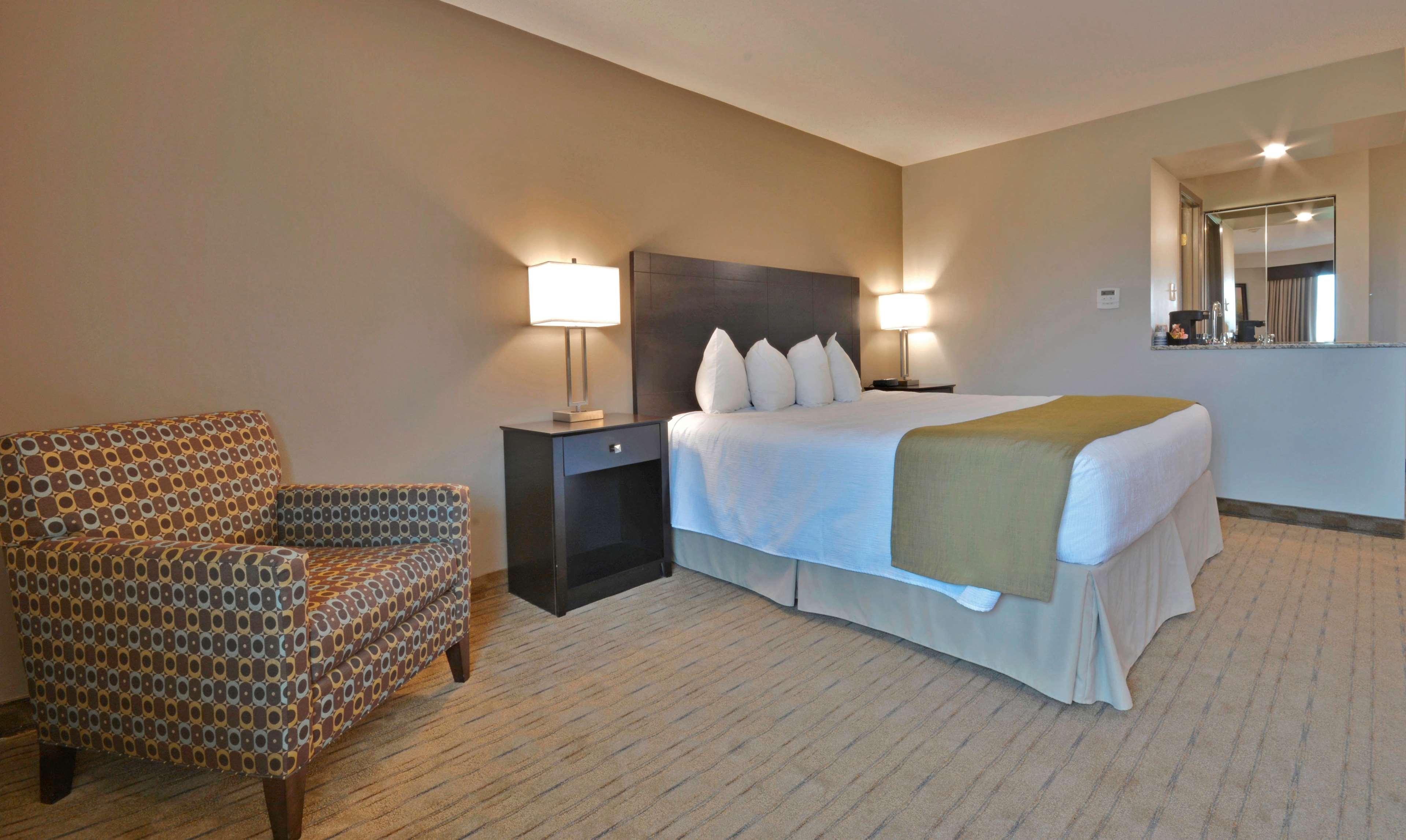 Double King Bed Non Smoking