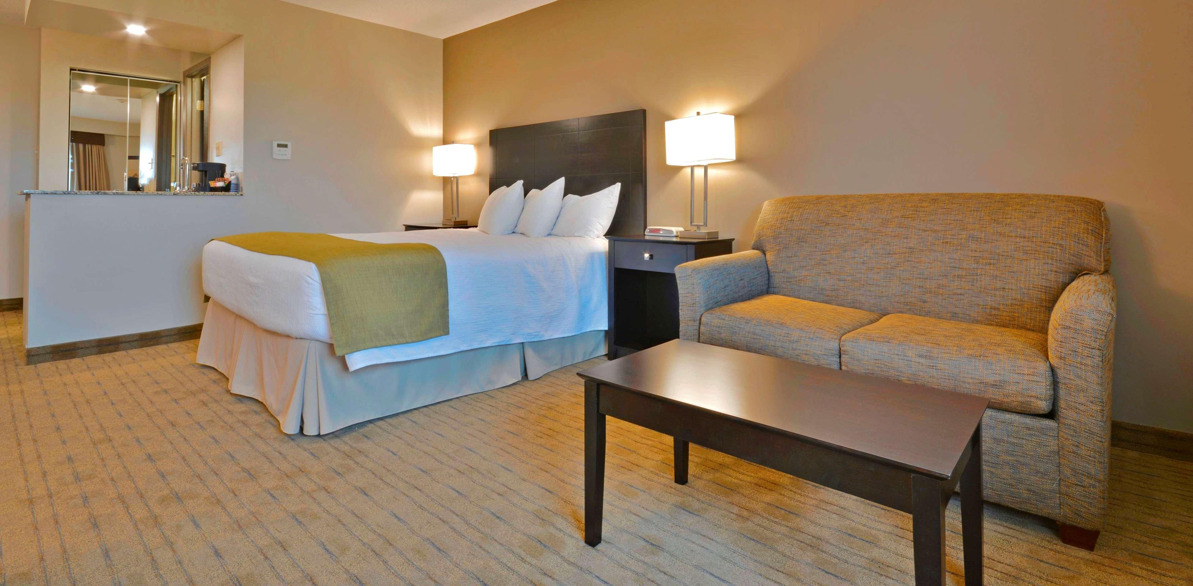 Triple Queen Size Bed