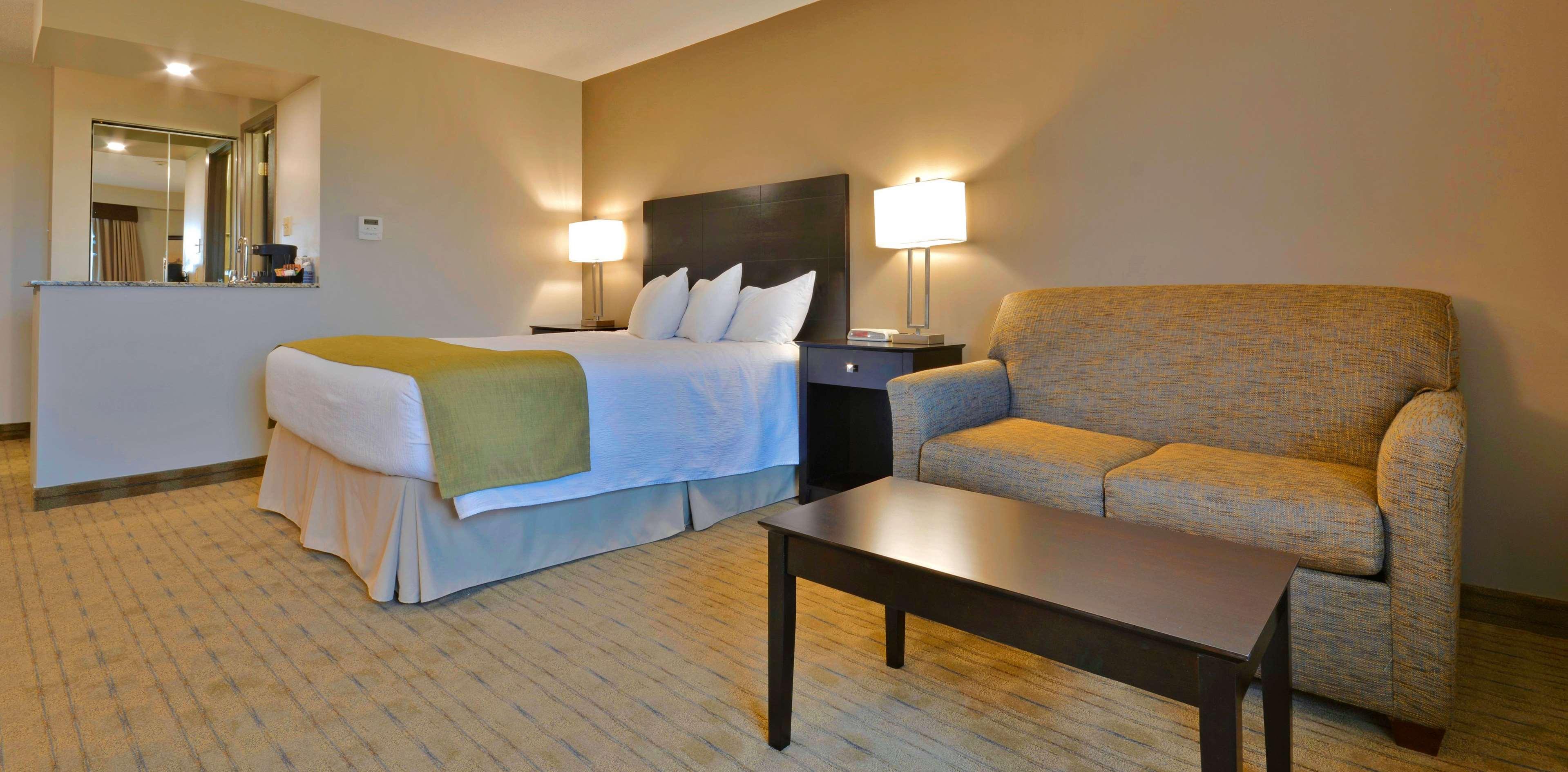 Triple Queen Size Bed