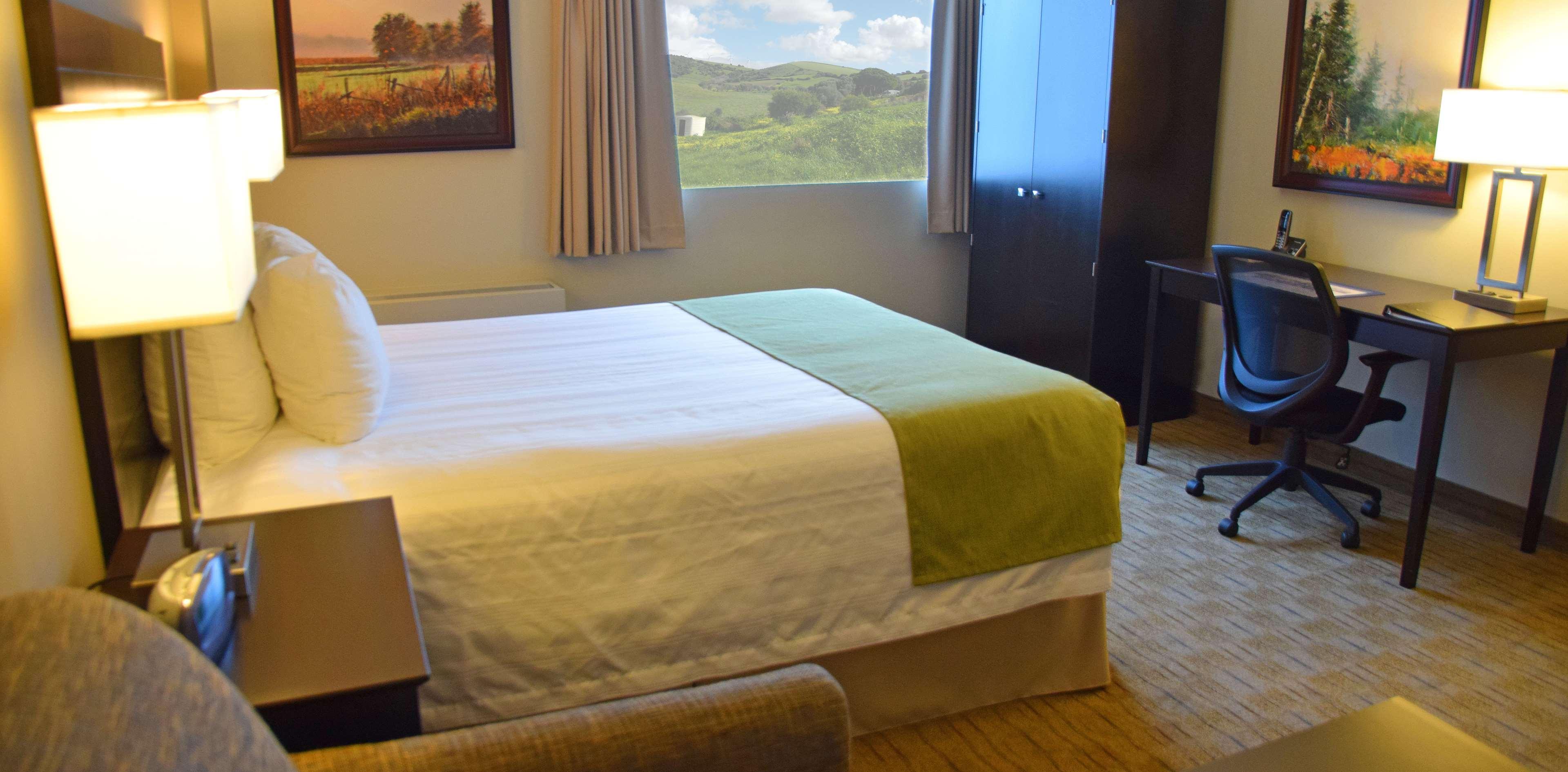 Triple Queen Size Bed