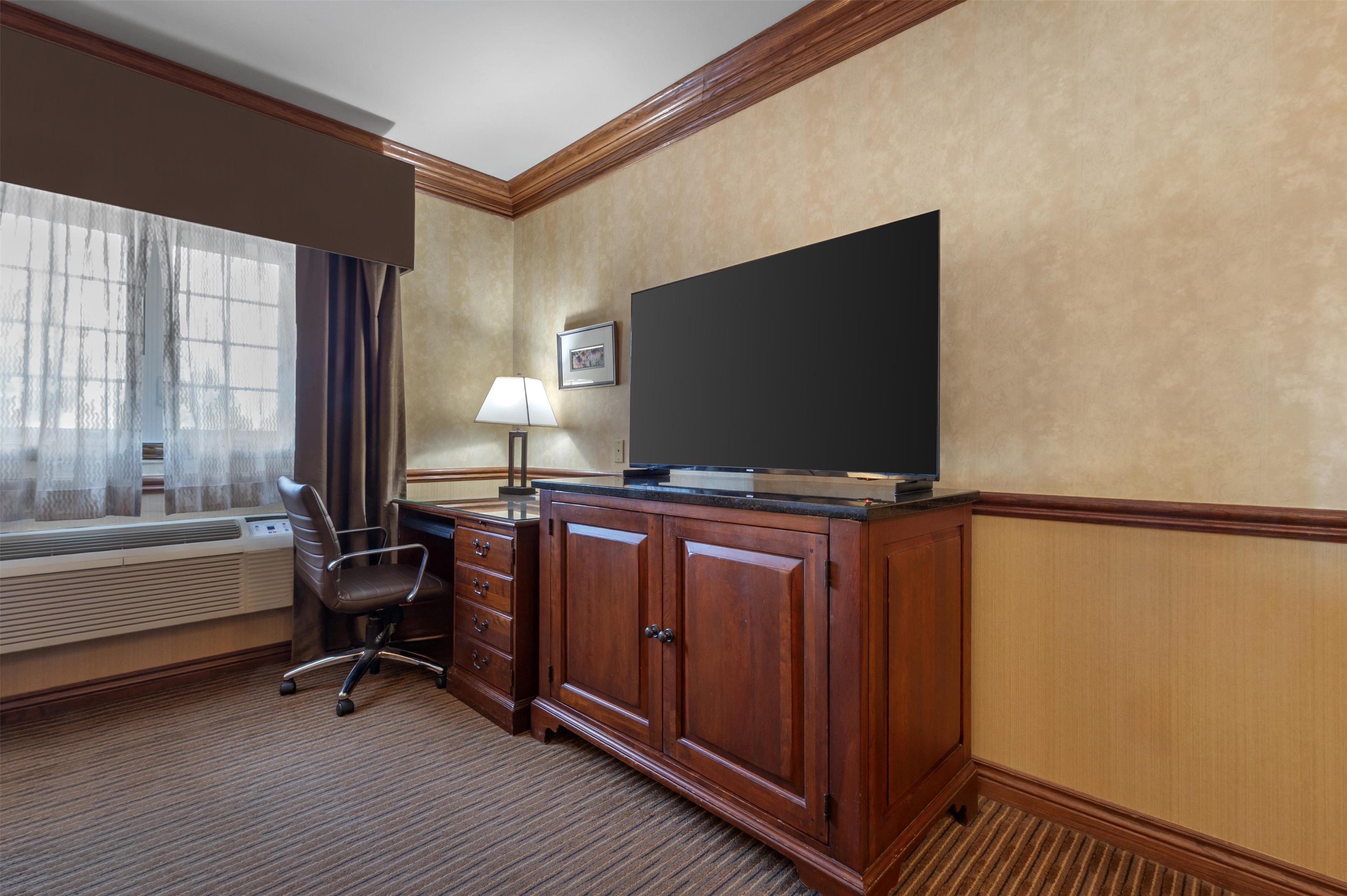 Double Queen Bed Non Smoking