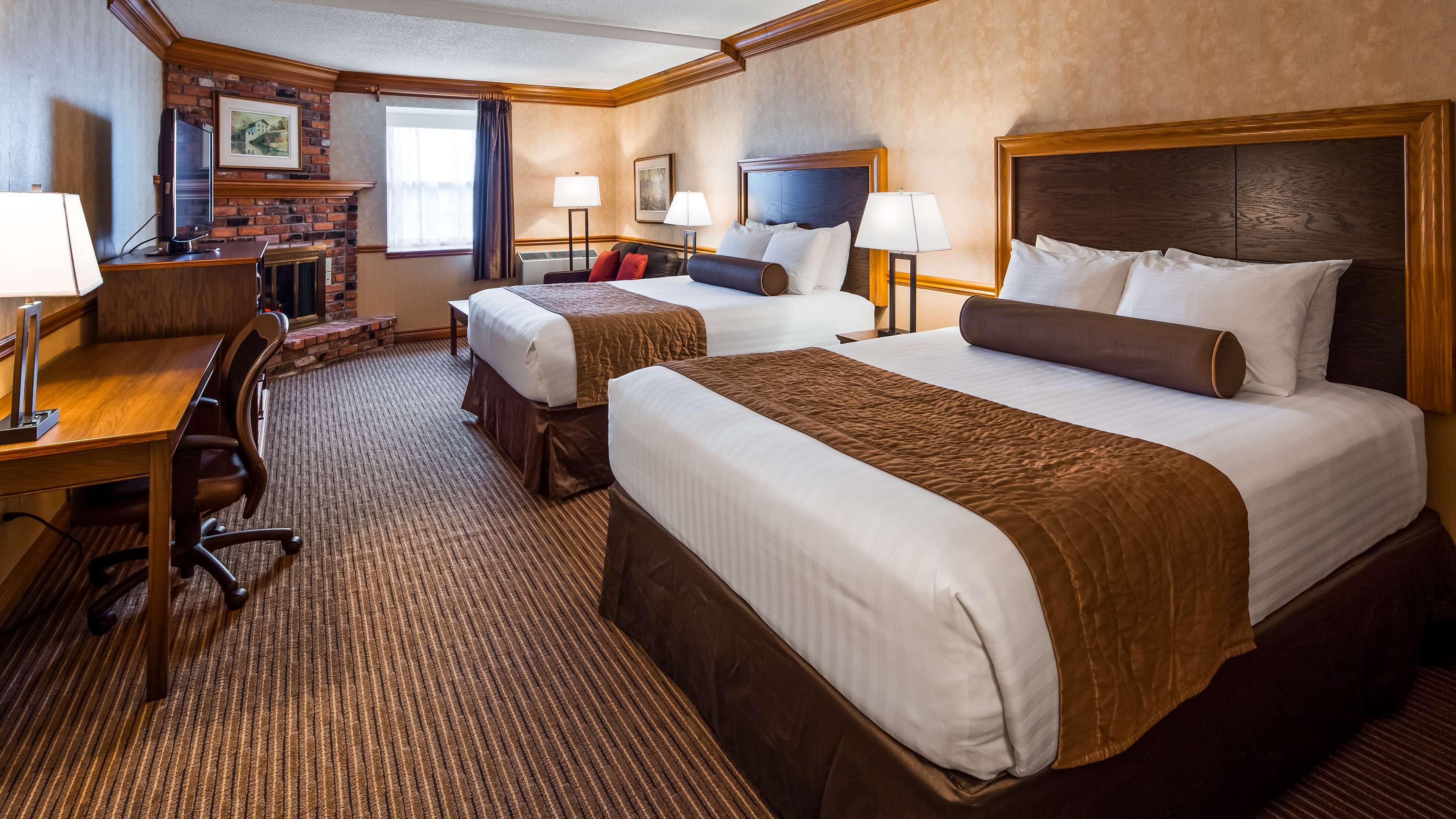 Twin Two Queen Beds Non Smoking