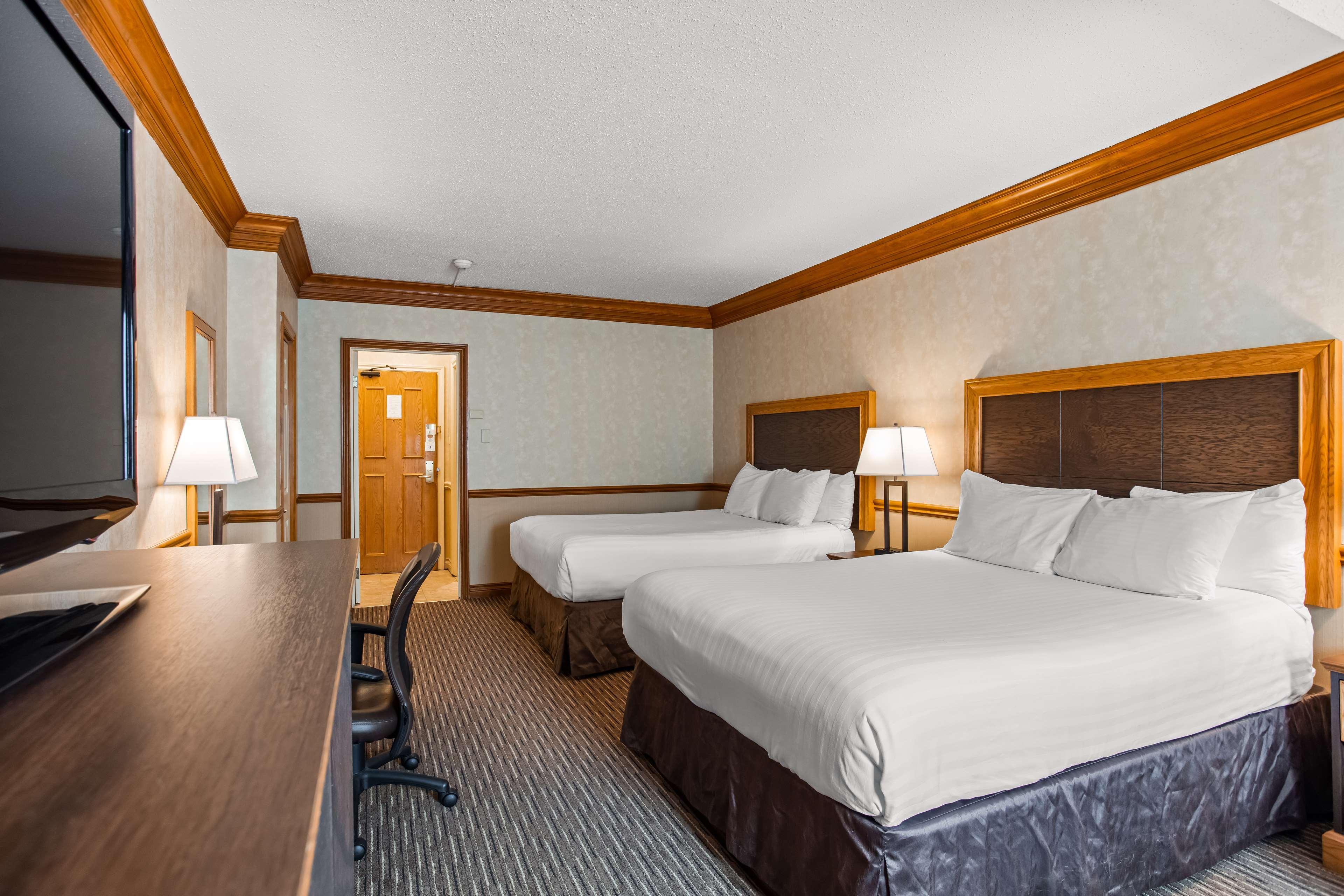 Twin Two Queen Beds Non Smoking