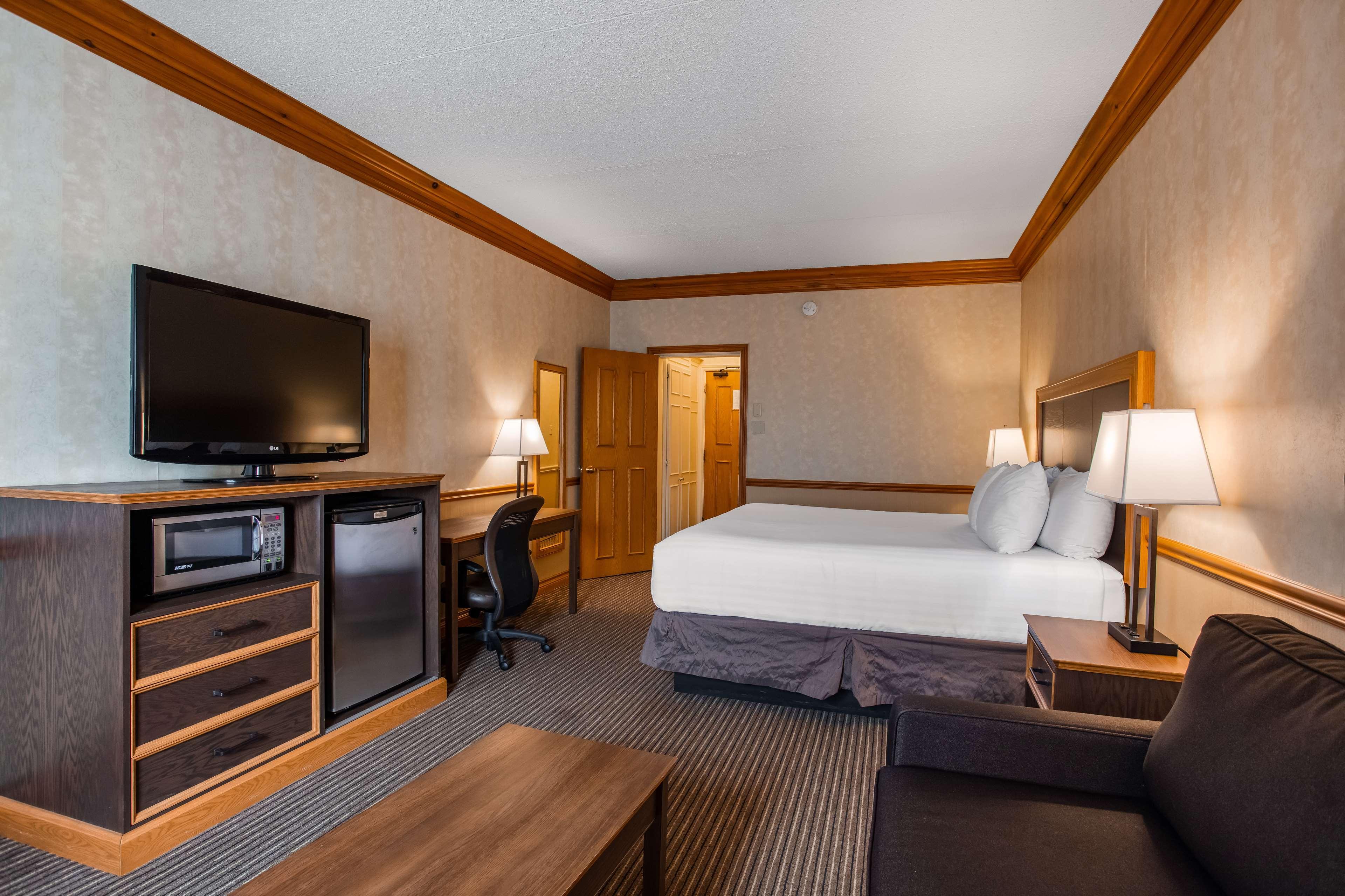 Double Queen Bed Non Smoking