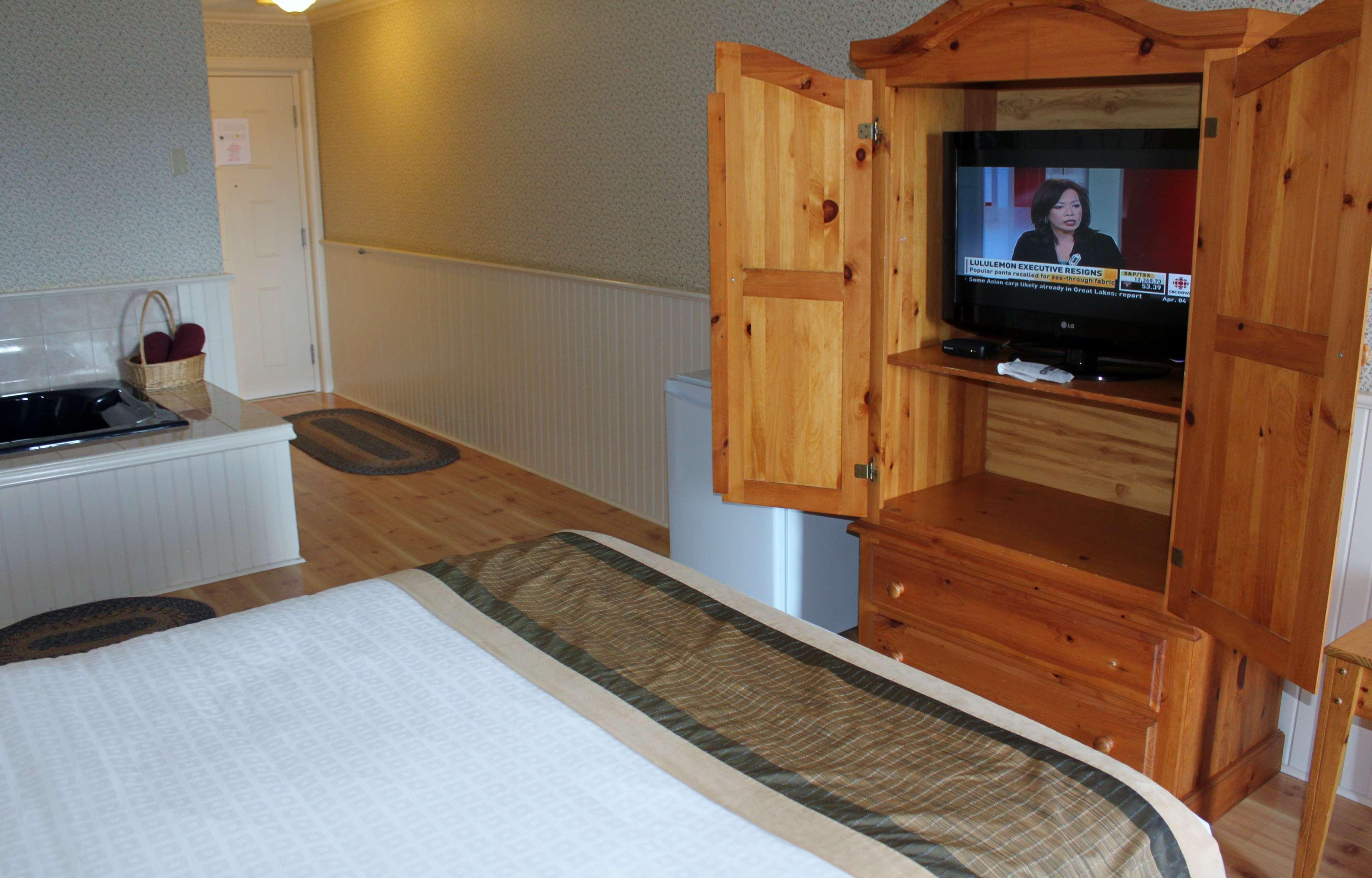 Double Deluxe Queen Bed