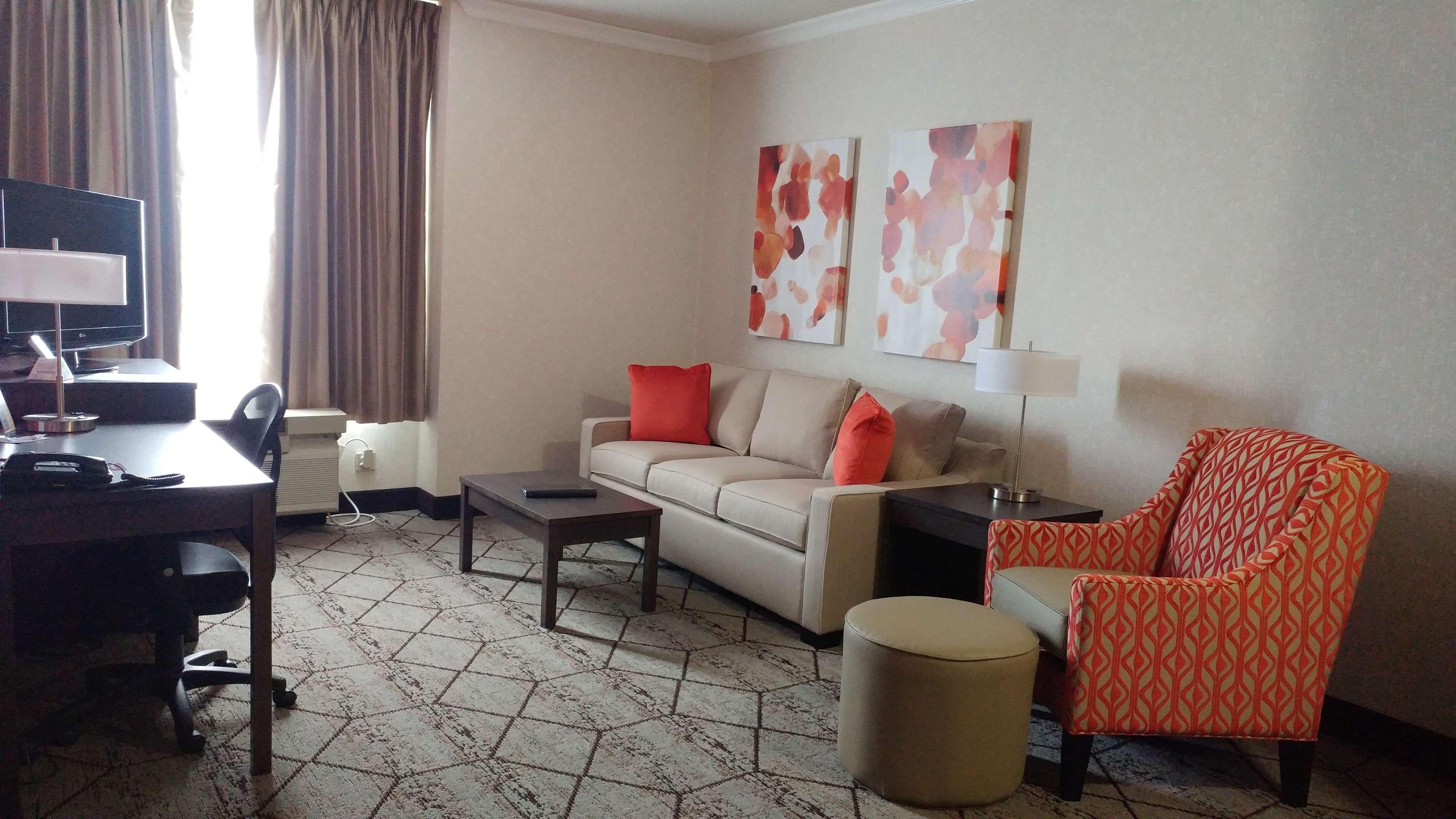 Suite Queen Size Bed