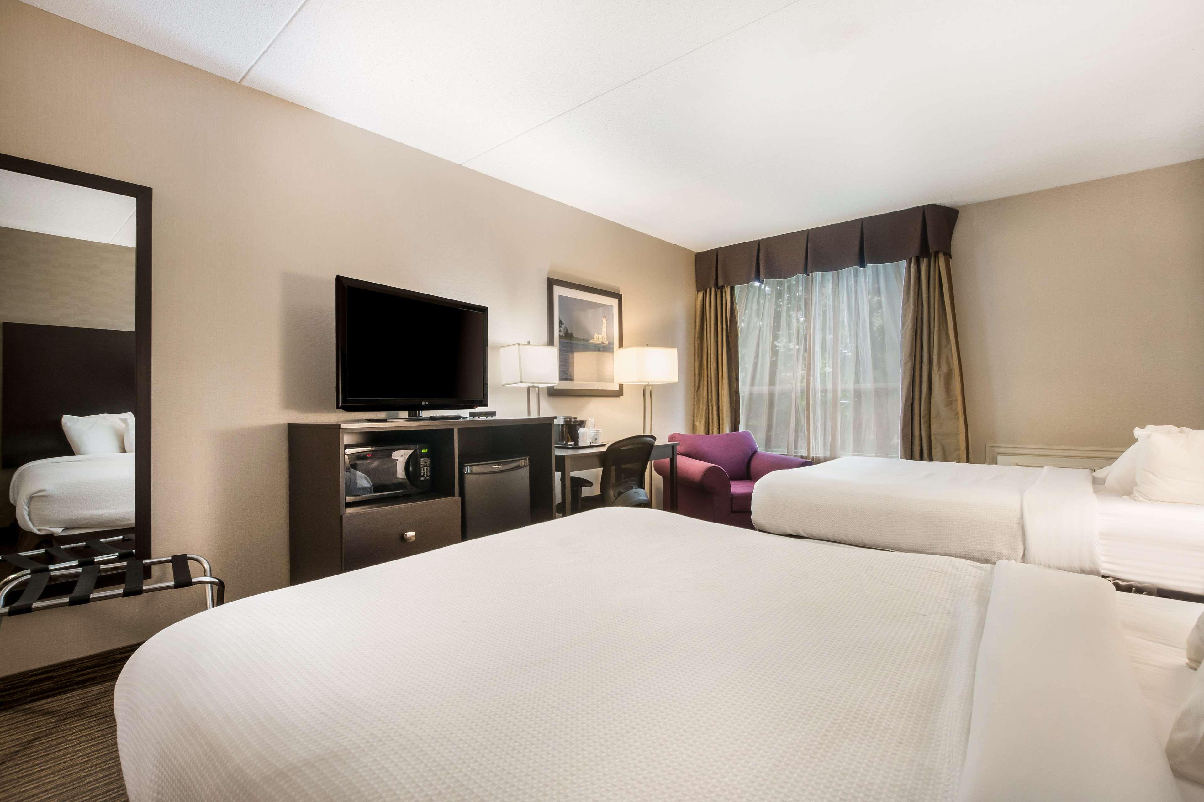 Quadruple Two Queen Beds Non Smoking