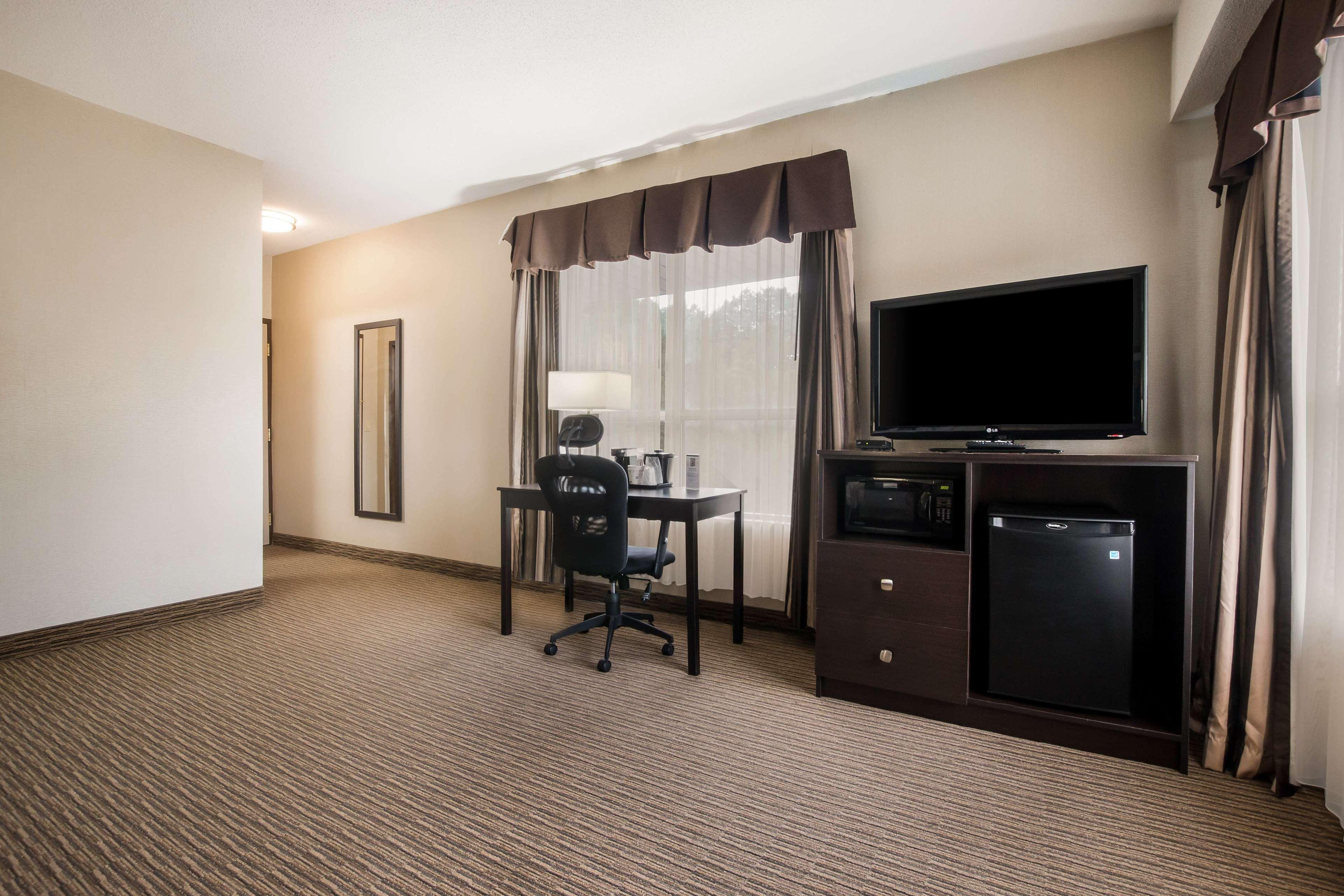 Double Queen Size Bed