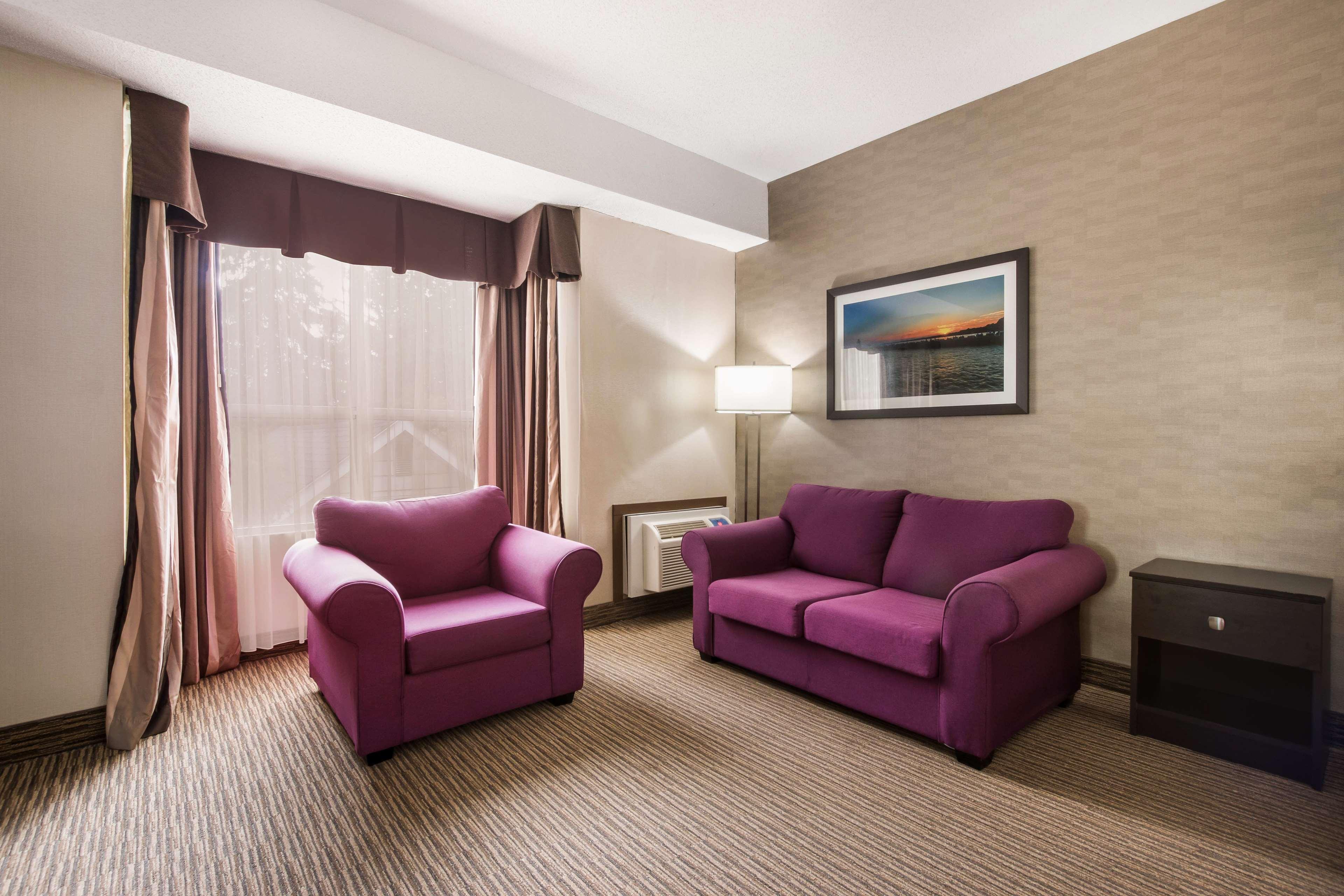 Quadruple Non Smoking