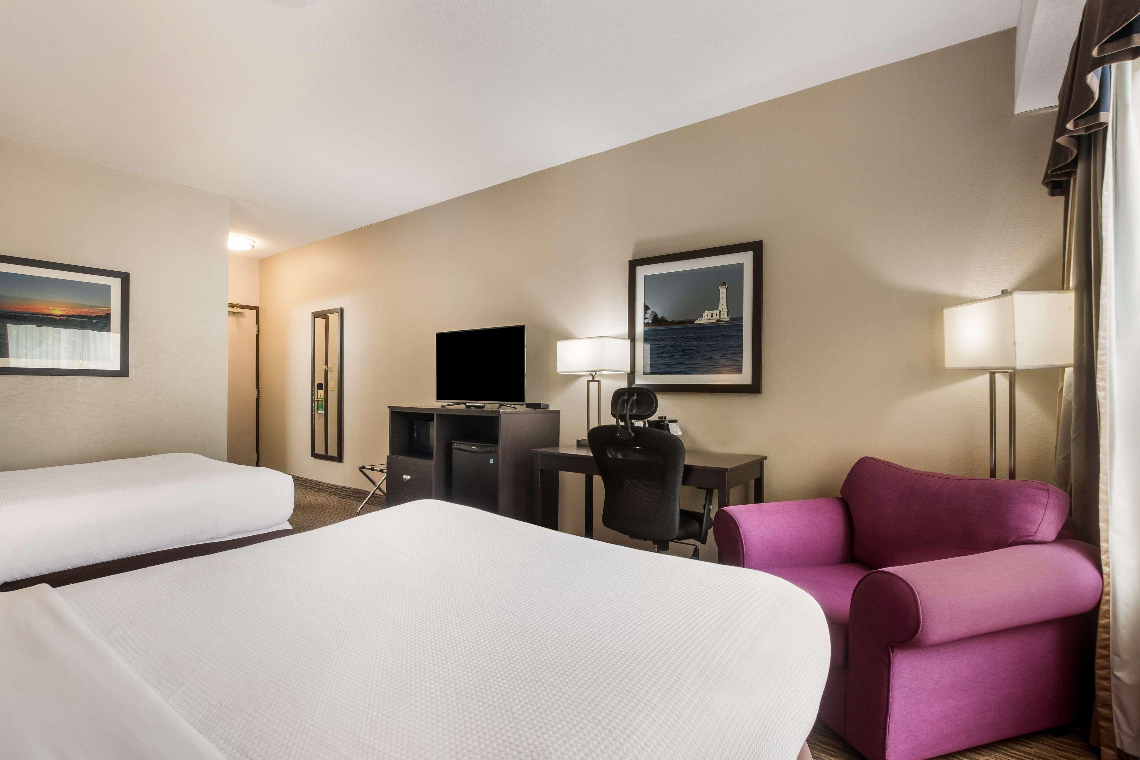 Quadruple Two Queen Beds Non Smoking