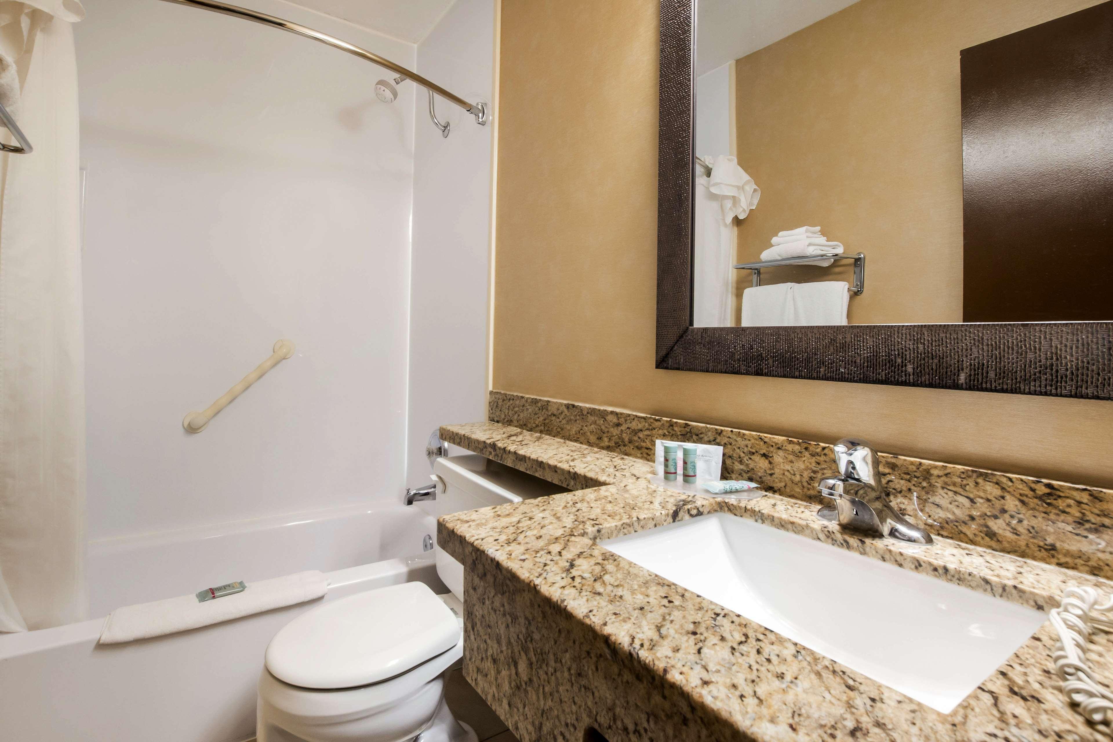 Quadruple Two Queen Beds Non Smoking