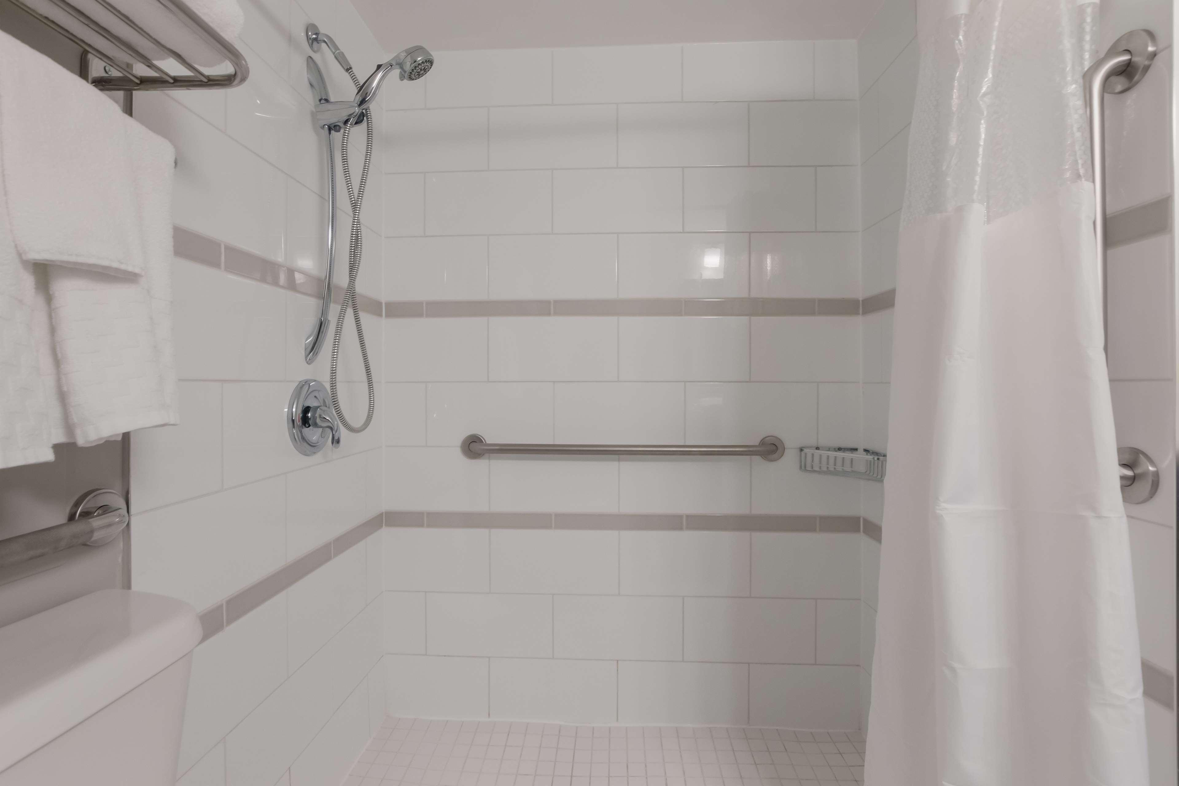 Room Accessible King Size Bed