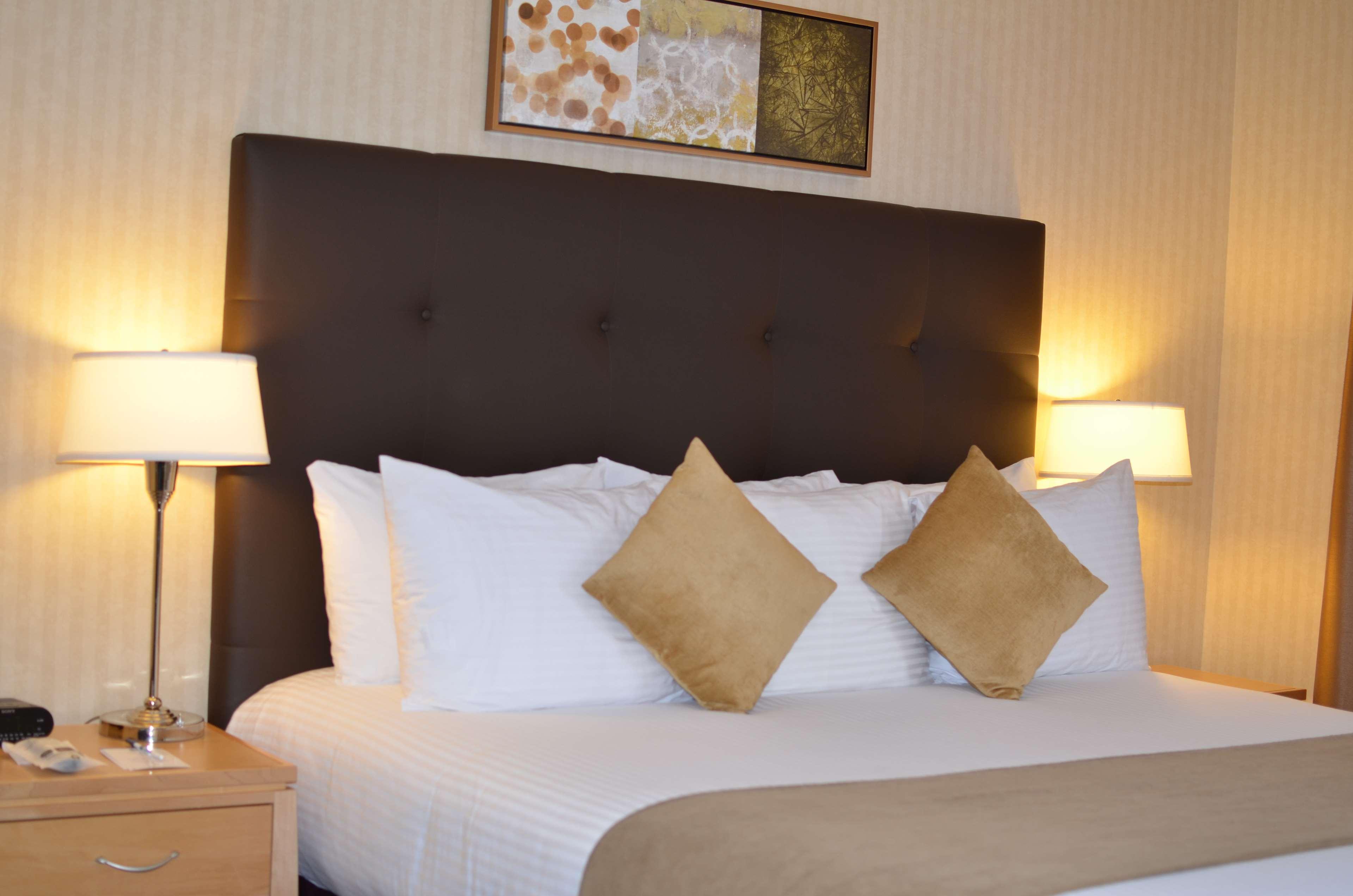 Room Accessible-queen Size Bed