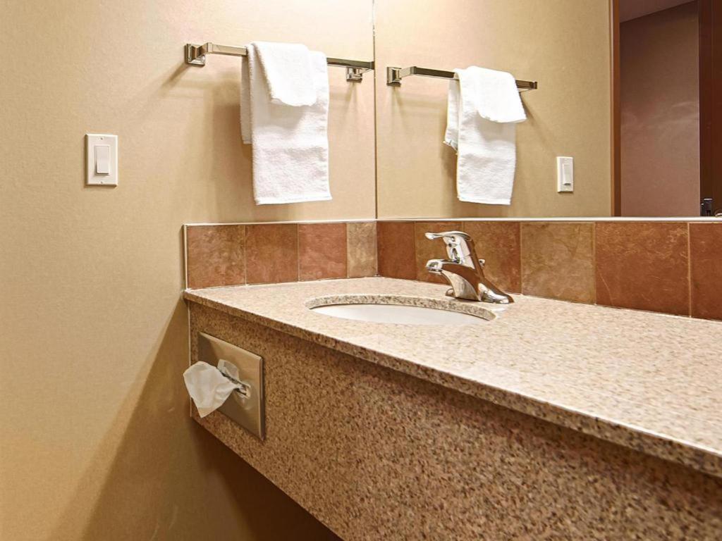 Suite Two Queen Beds