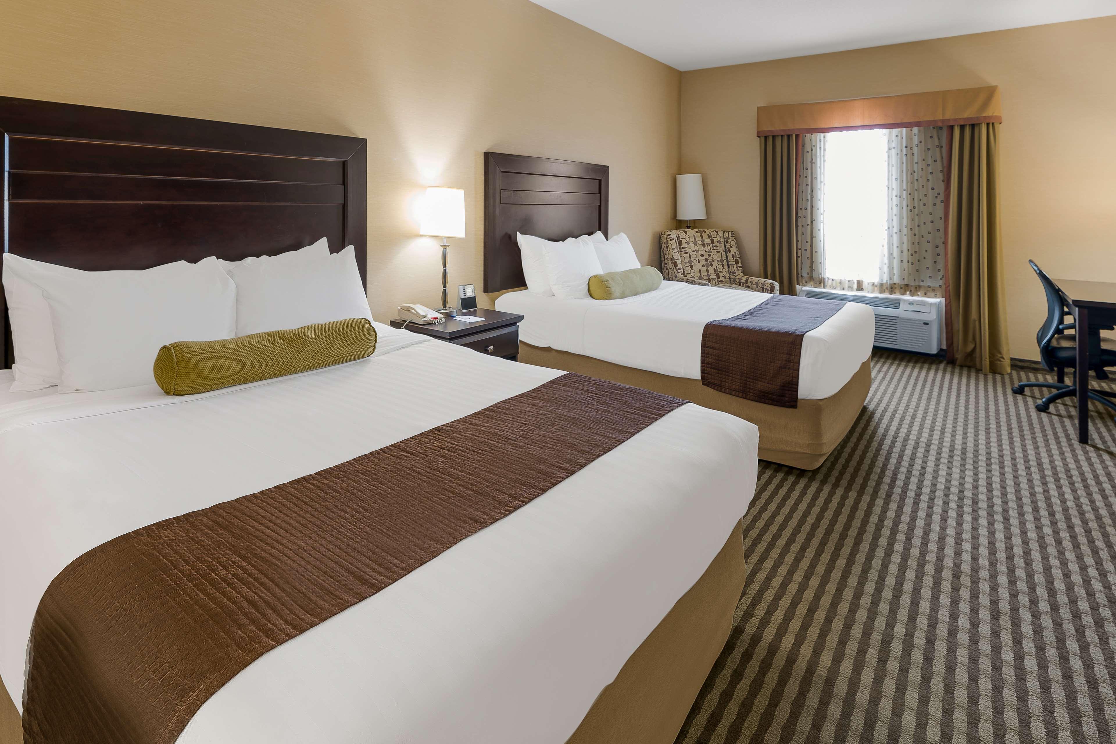 Quadruple Two Queen Beds