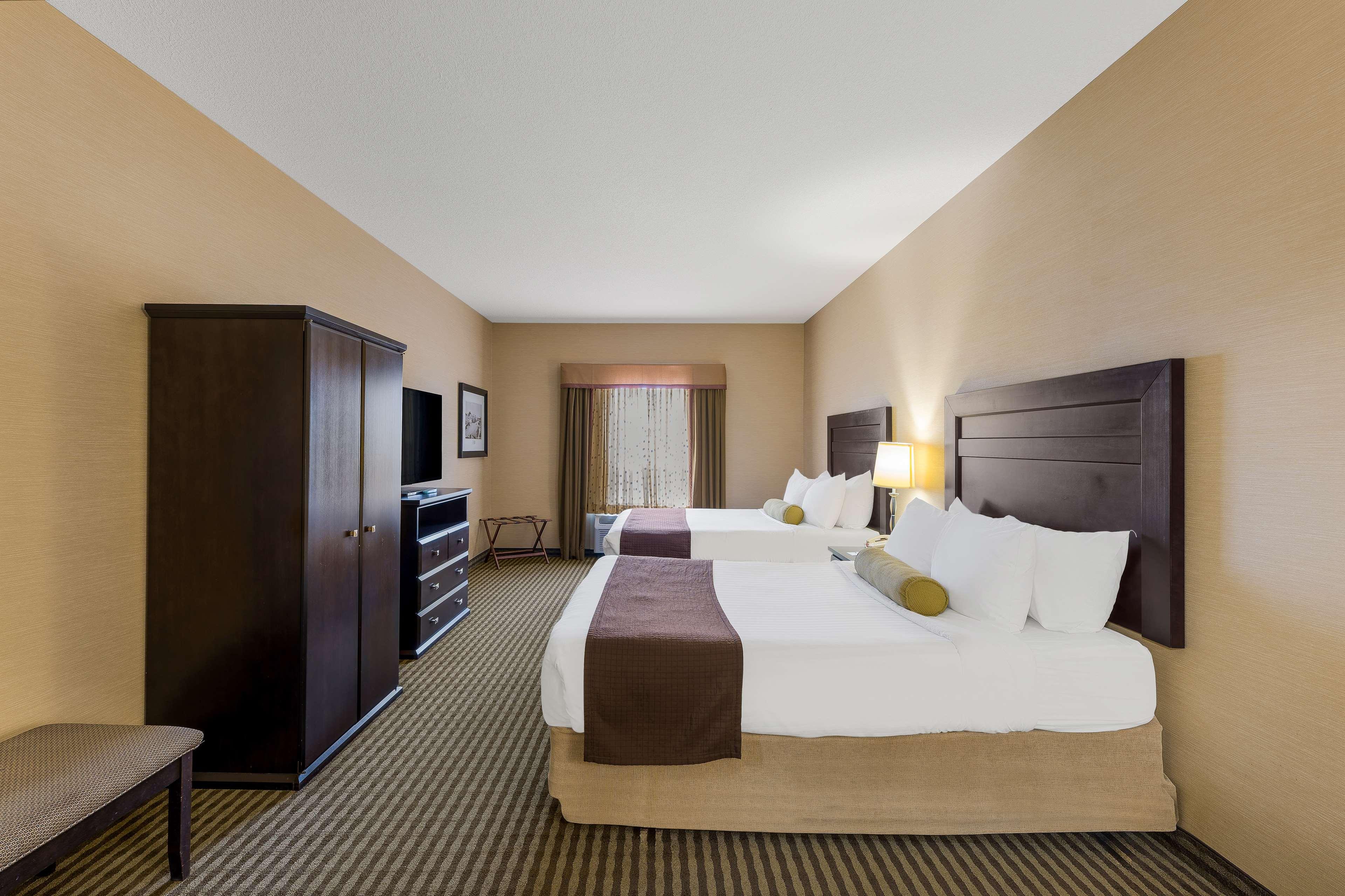 Suite Two Queen Beds Non Smoking