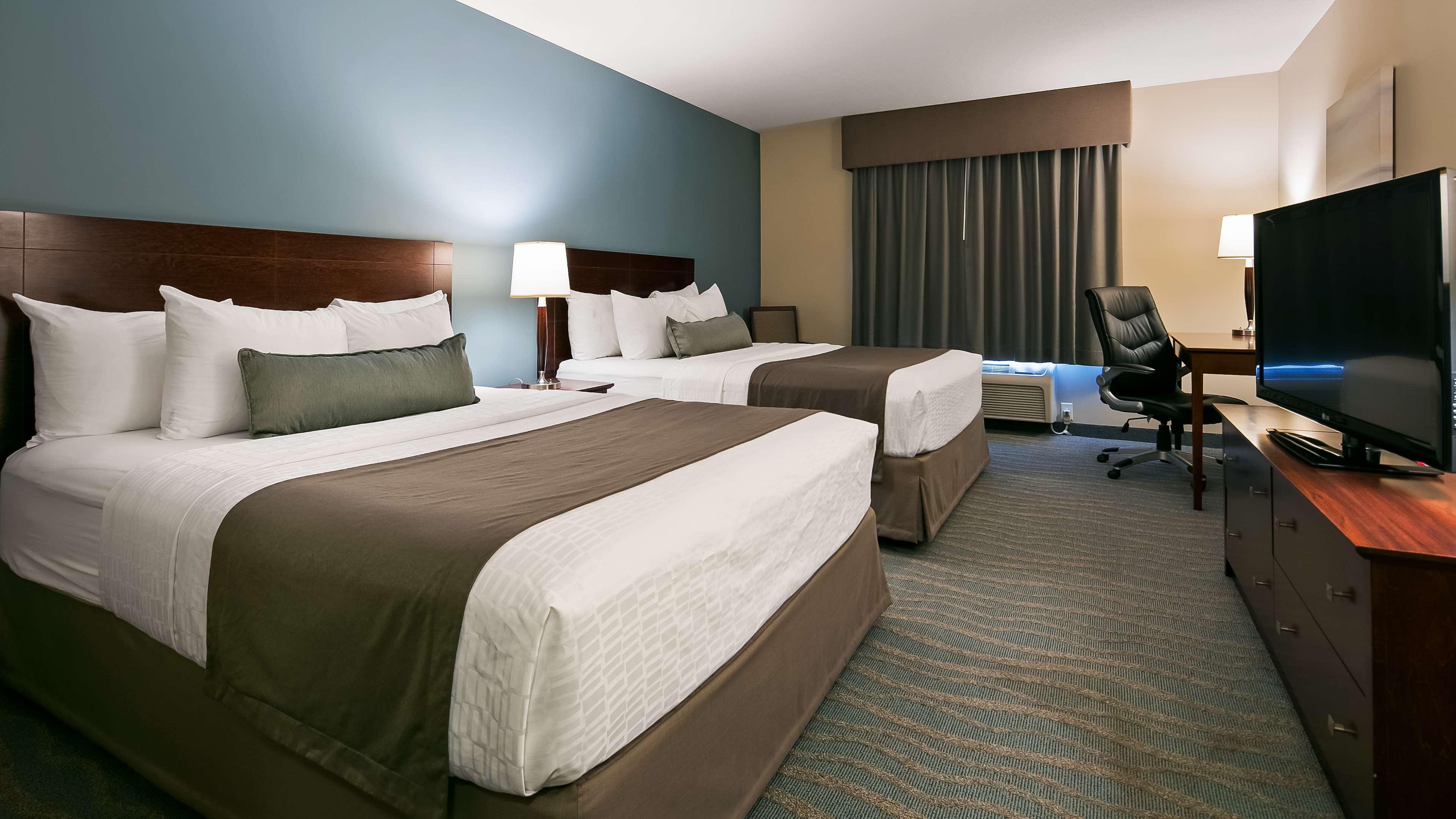 Quadruple Two Queen Beds