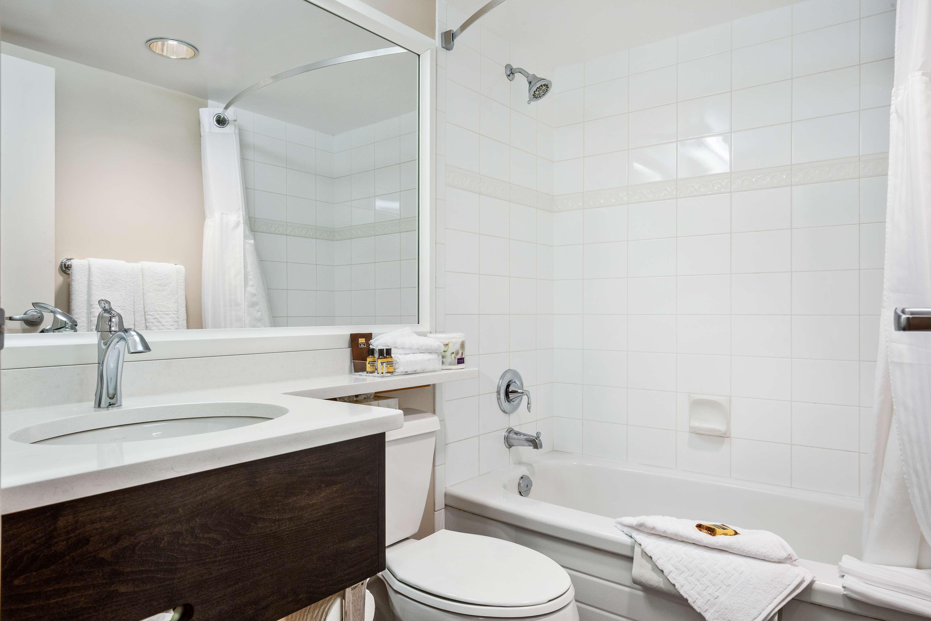 Double Deluxe King Bed