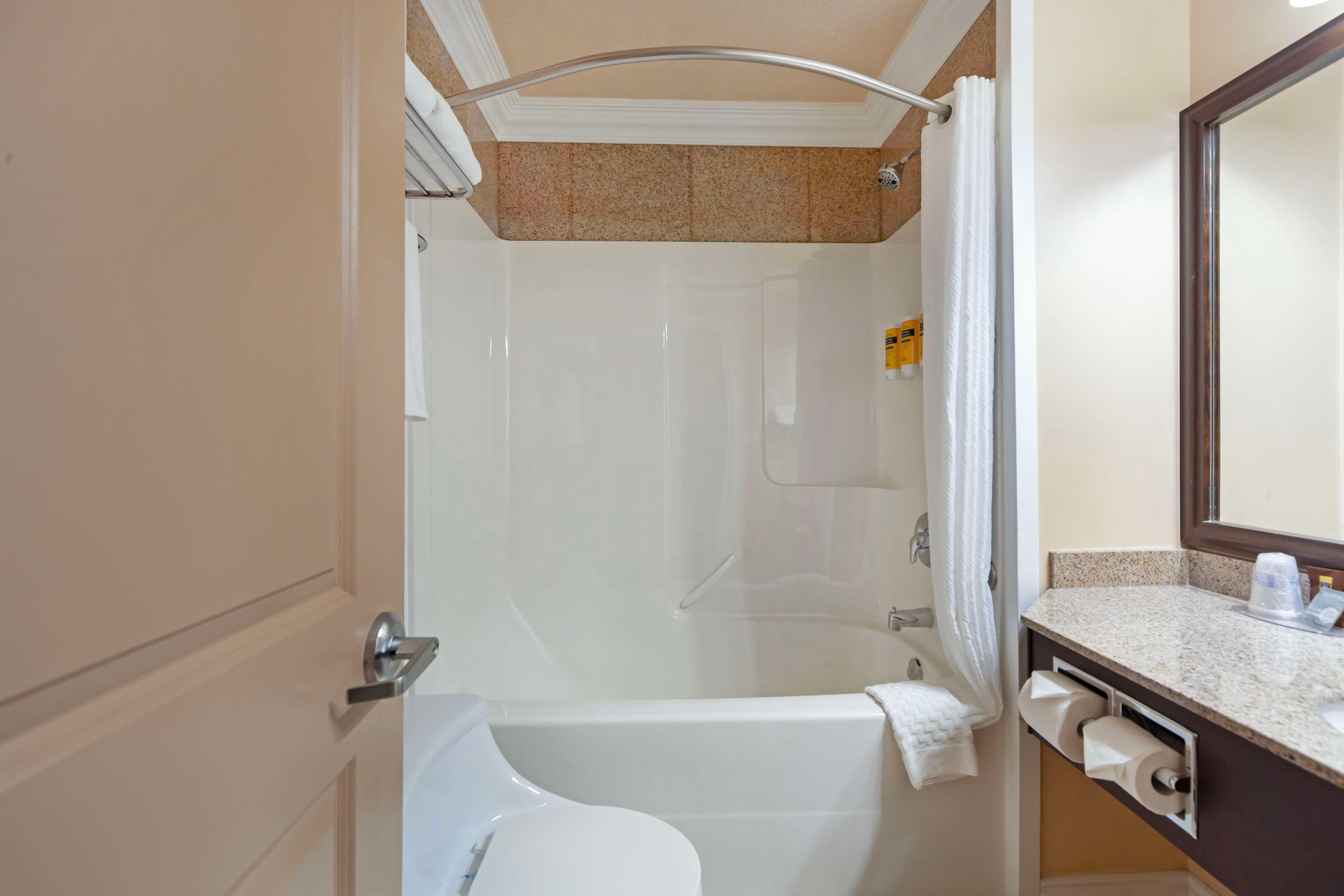 Suite Queen Size Bed