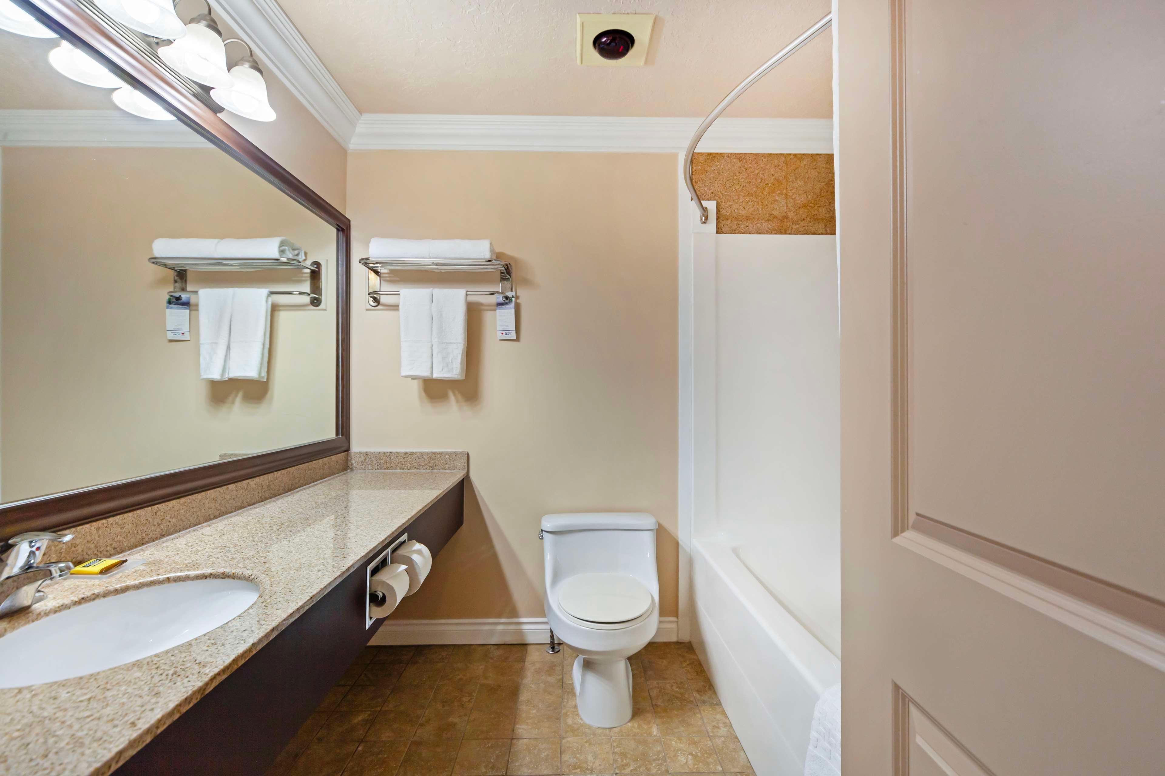 Suite Queen Size Bed