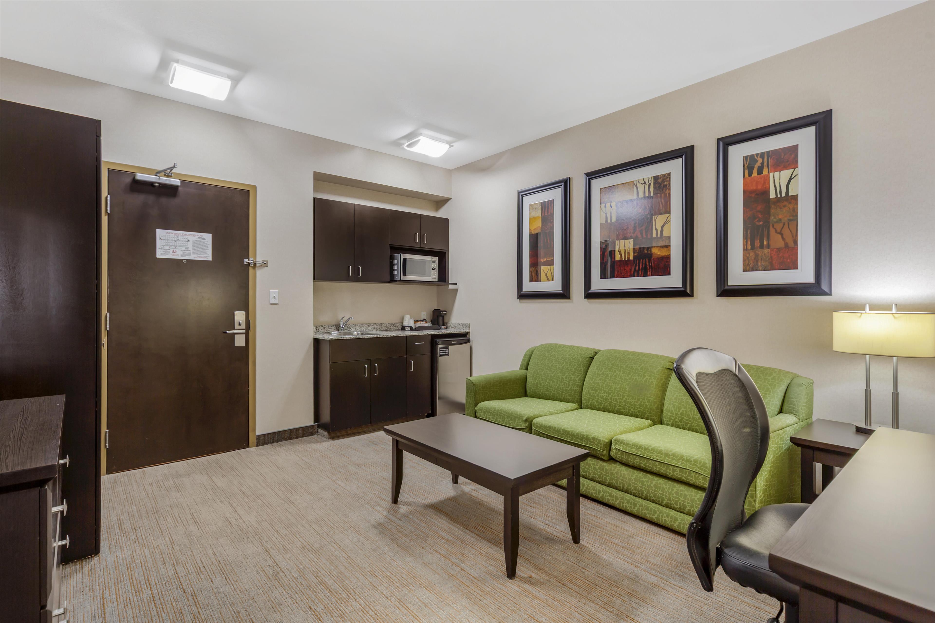 Suite Queen Bed Non Smoking