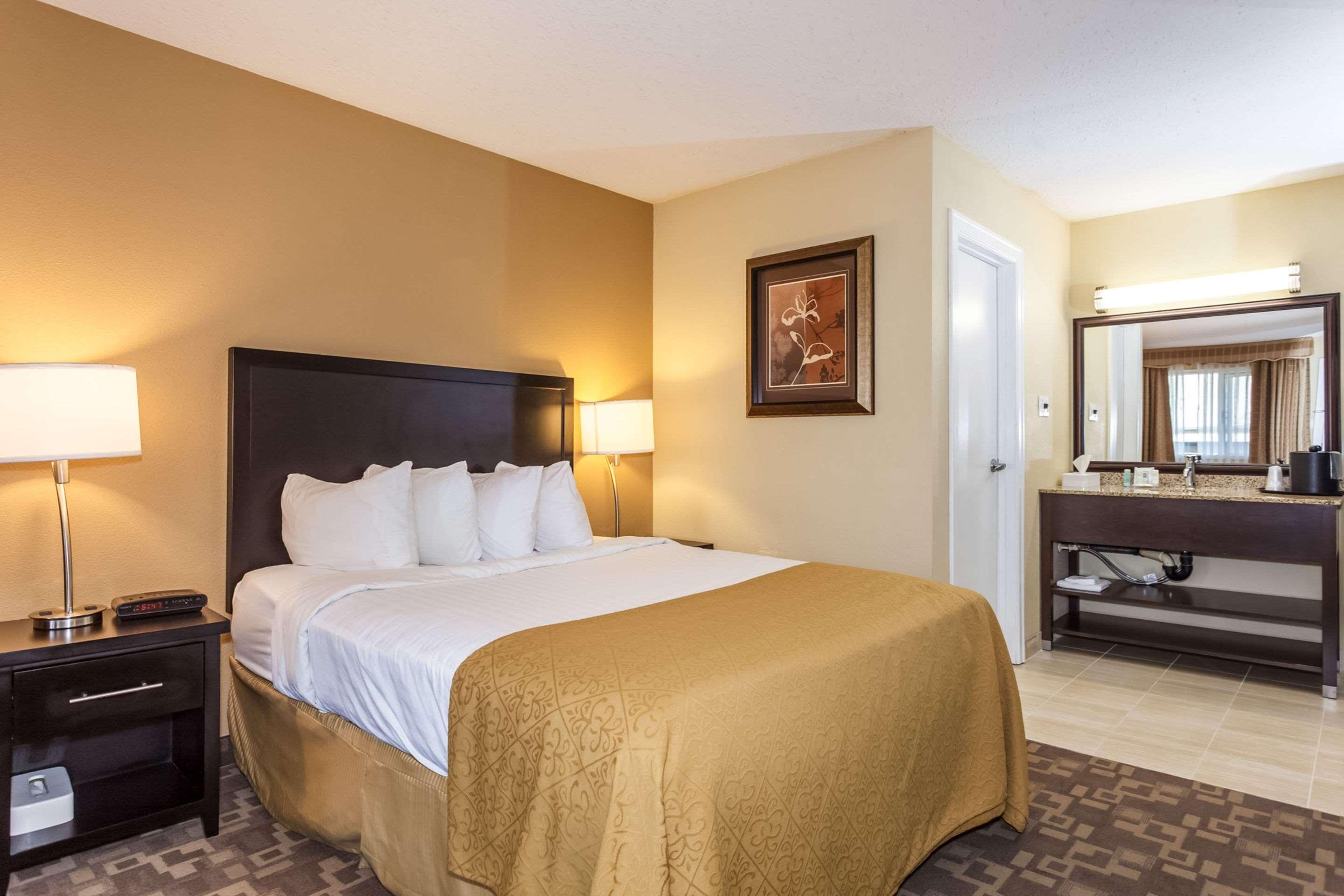 Suite King Size Bed